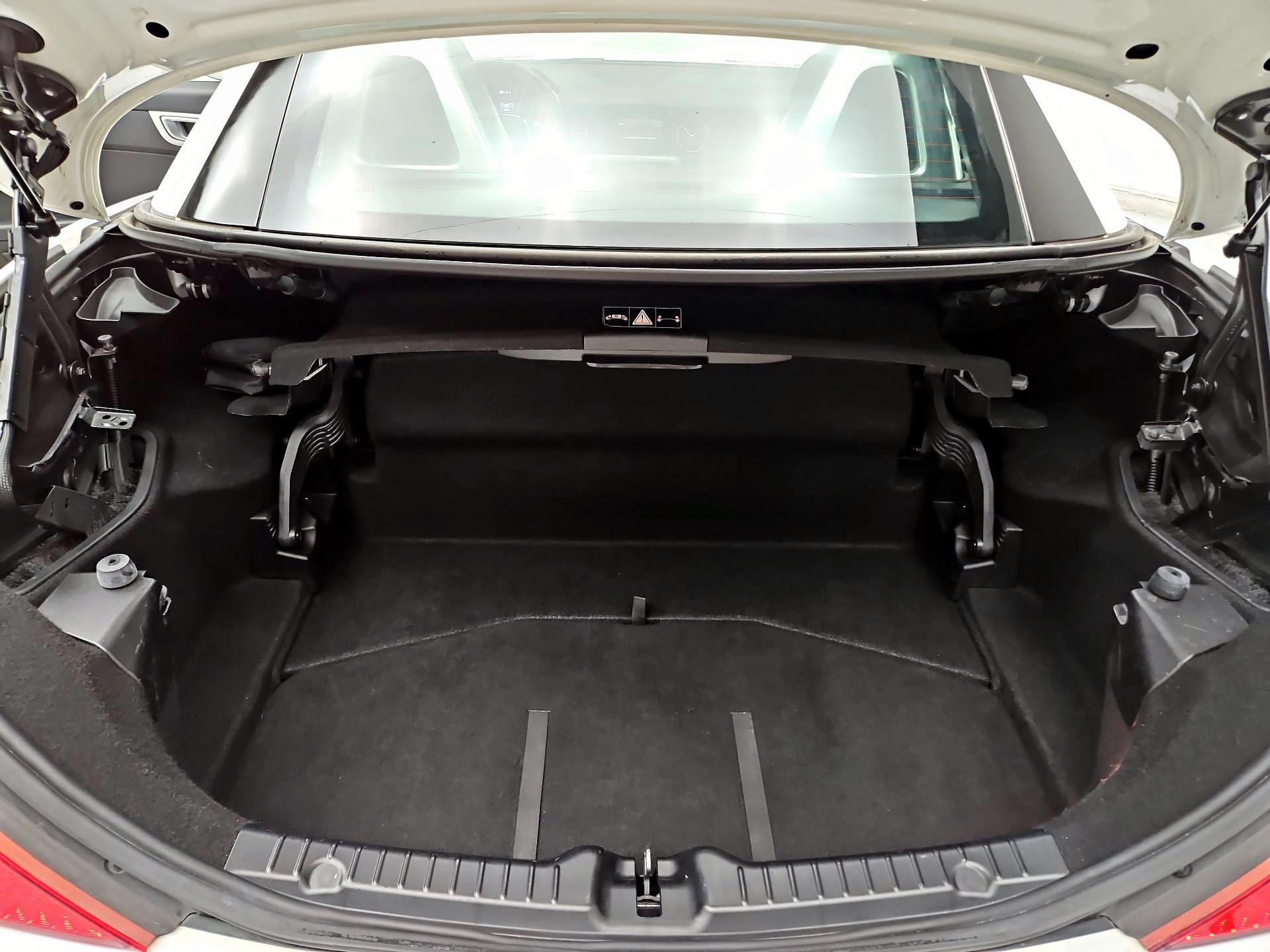 Thumbnail: 2016 Mercedes-Benz SLK - 20