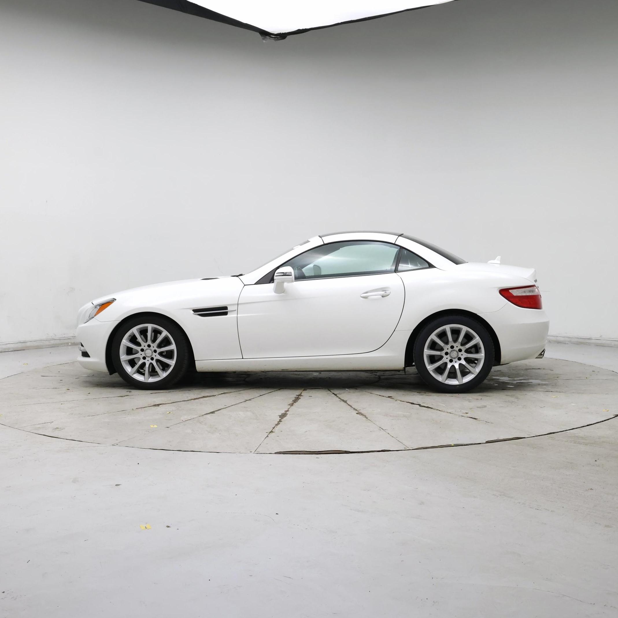 Thumbnail: 2016 Mercedes-Benz SLK - 3