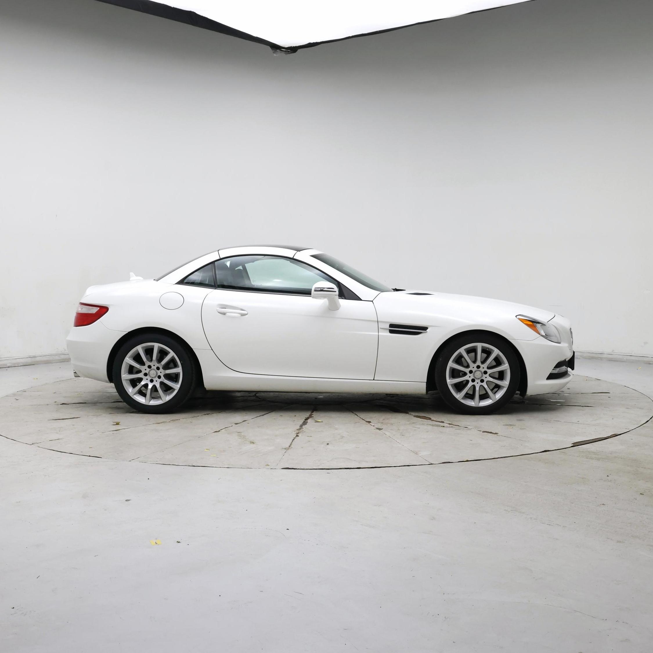 Thumbnail: 2016 Mercedes-Benz SLK - 7