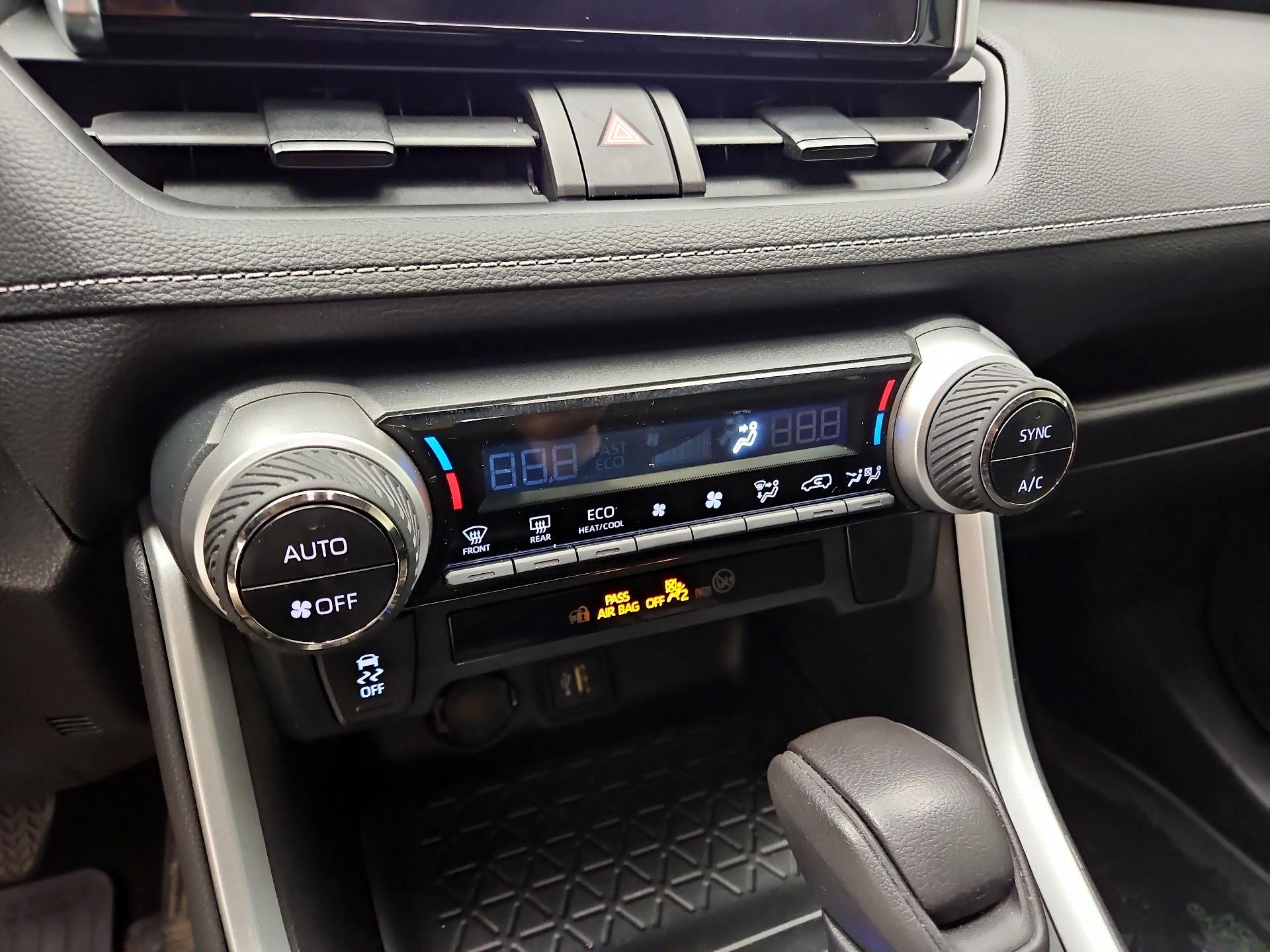 Thumbnail: 2023 Toyota RAV4 - 17