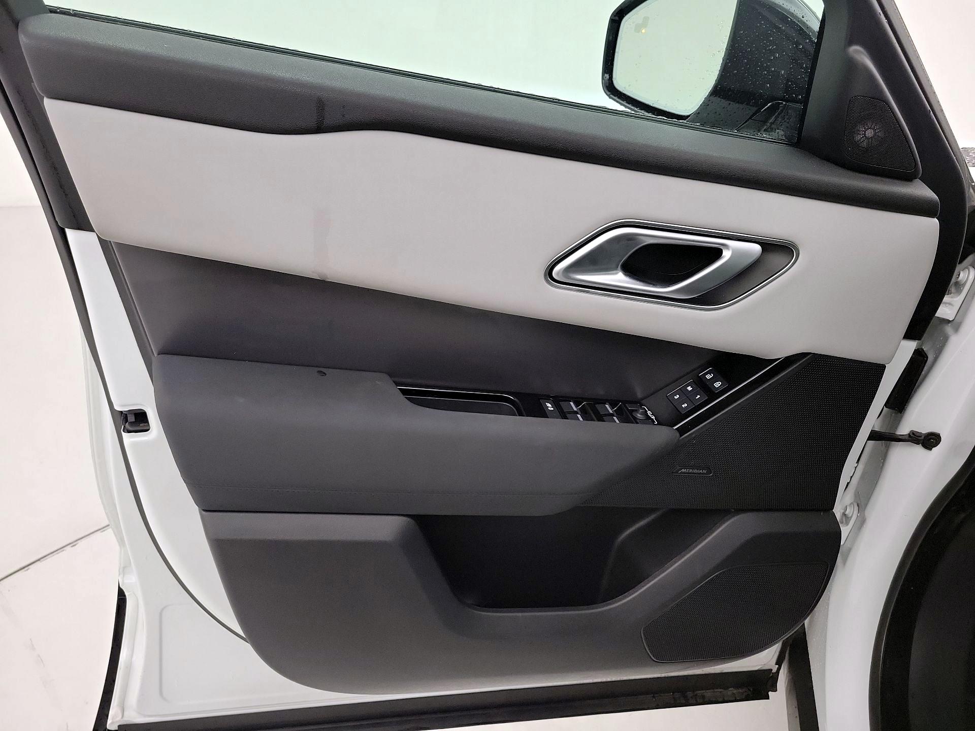 Thumbnail: 2025 Land Rover Range Rover Velar - 12