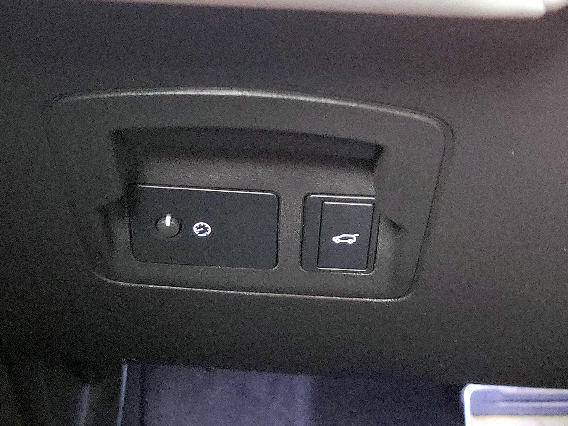 Thumbnail: 2025 Land Rover Range Rover Velar - 13