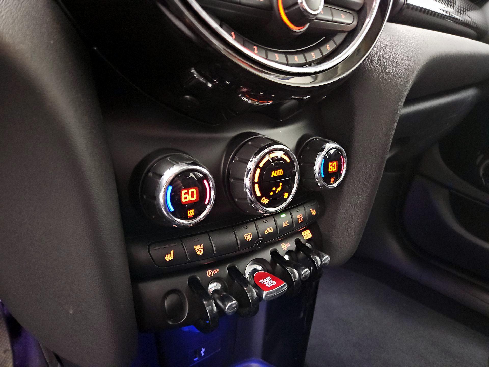 Thumbnail: 2021 MINI Cooper Hardtop - 17