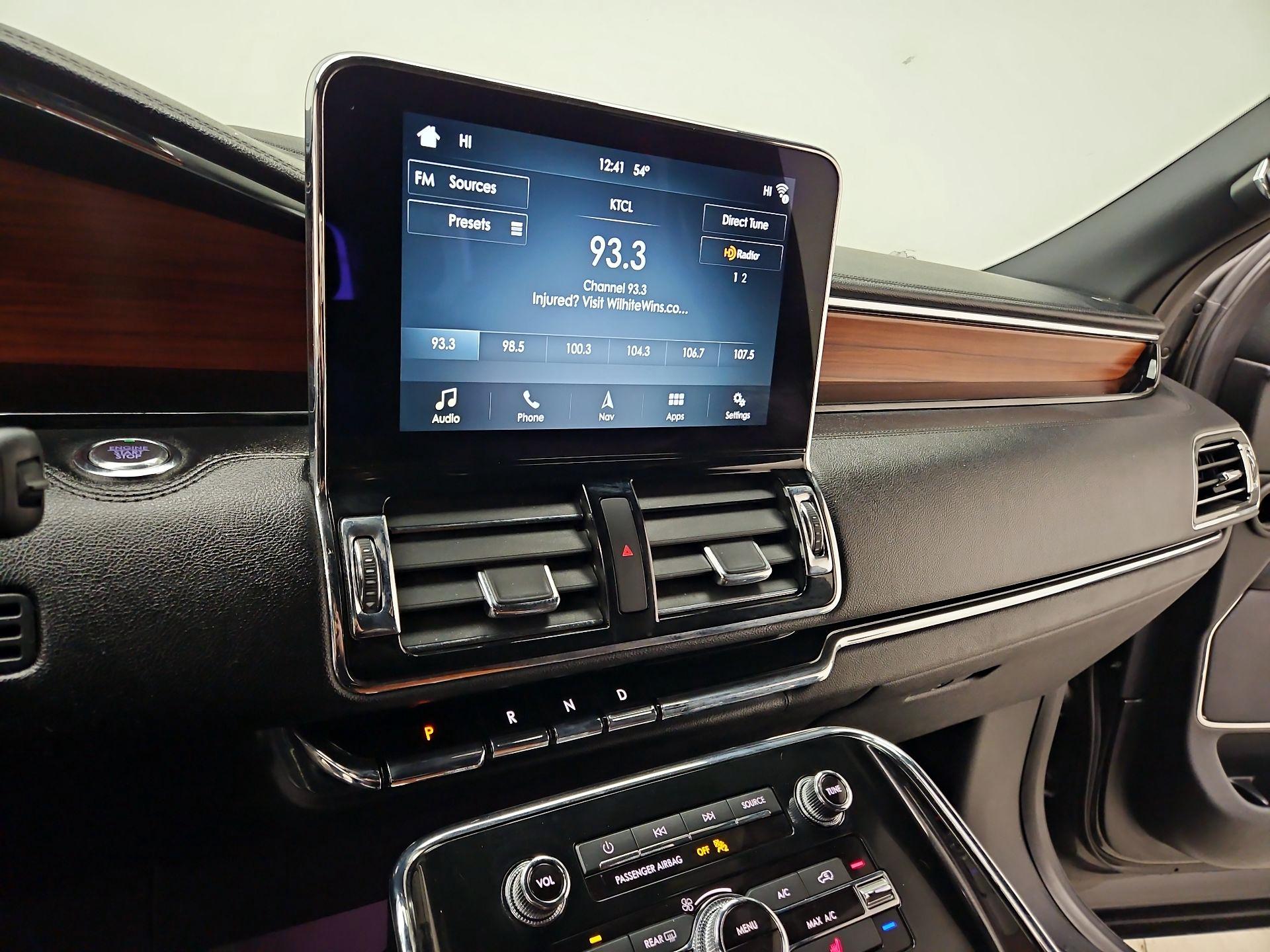 Thumbnail: 2019 Lincoln Navigator - 16