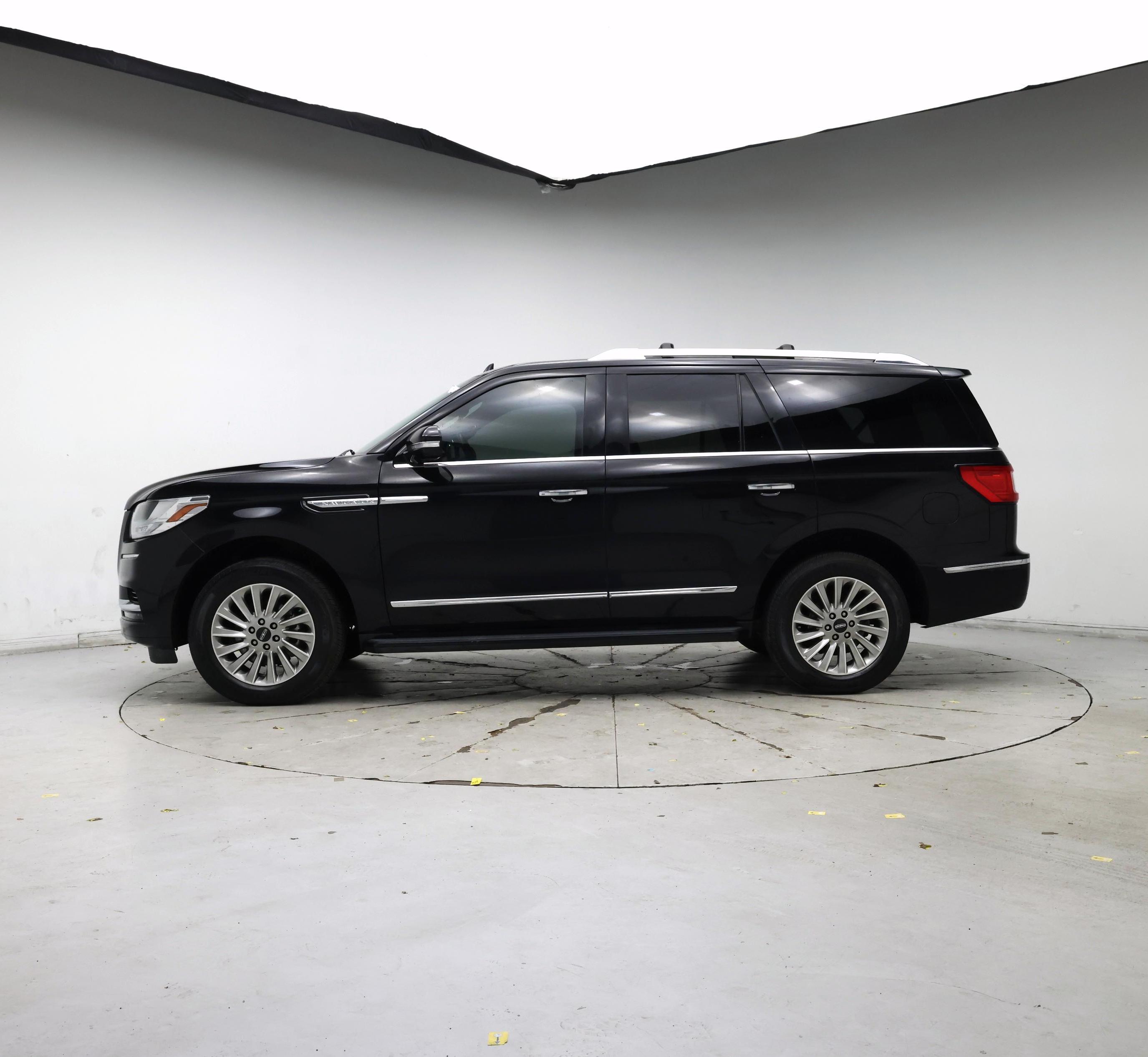 Thumbnail: 2019 Lincoln Navigator - 3