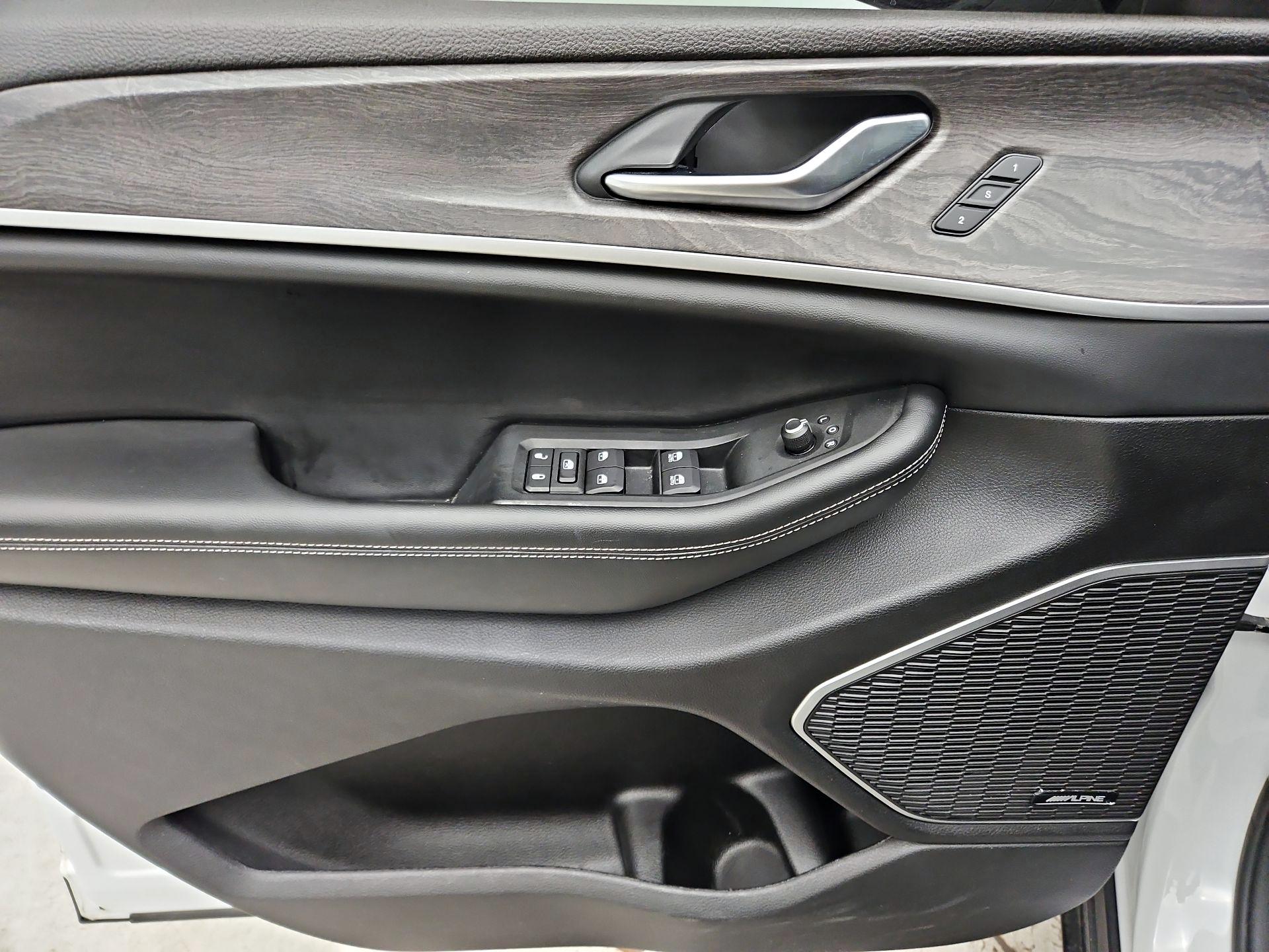 Thumbnail: 2022 Jeep Grand Cherokee - 12