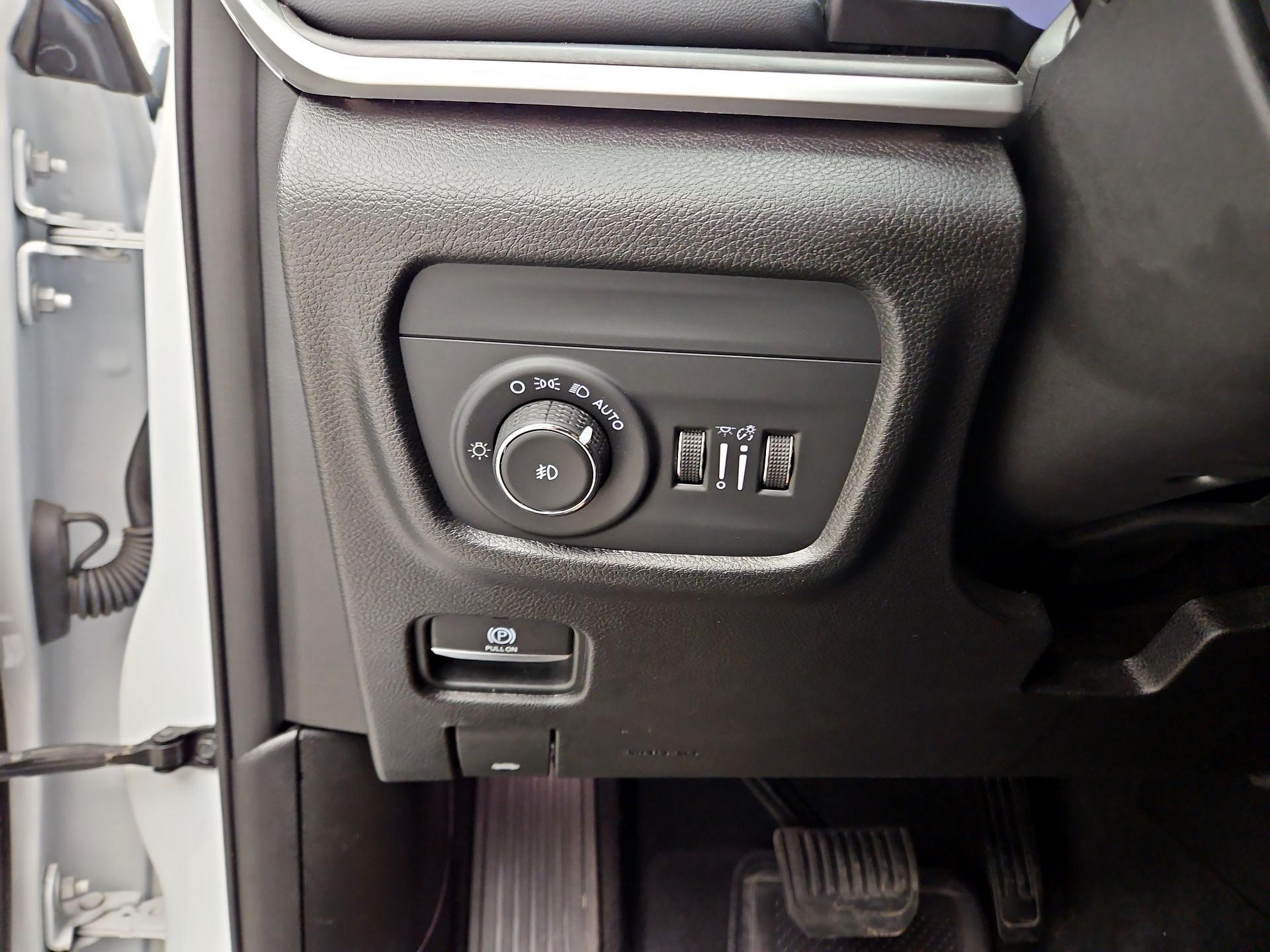 Thumbnail: 2022 Jeep Grand Cherokee - 13