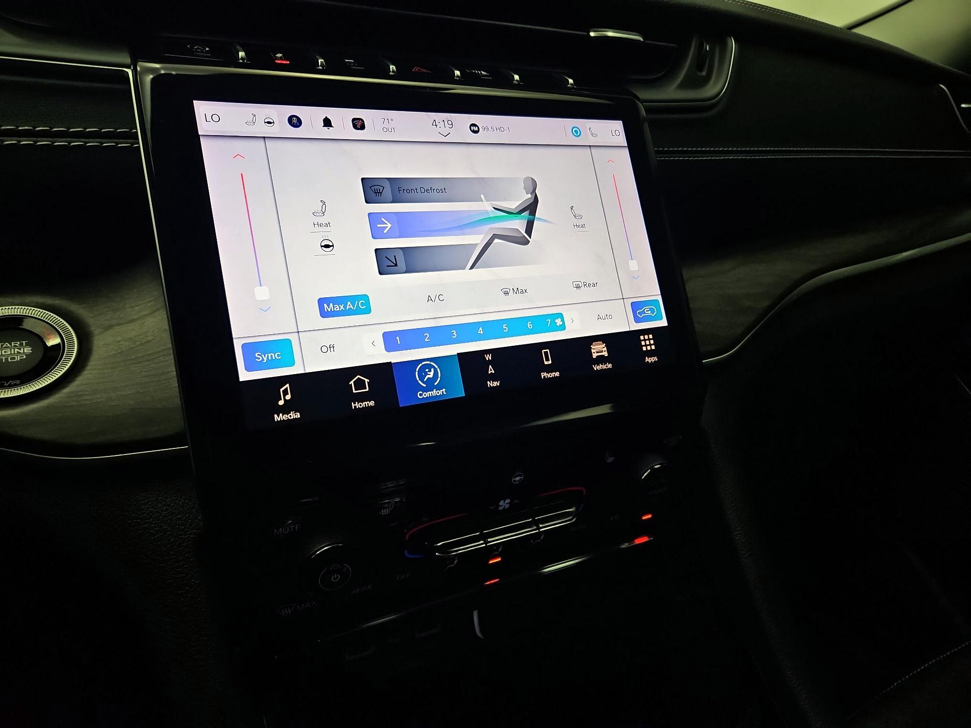 Thumbnail: 2022 Jeep Grand Cherokee - 17