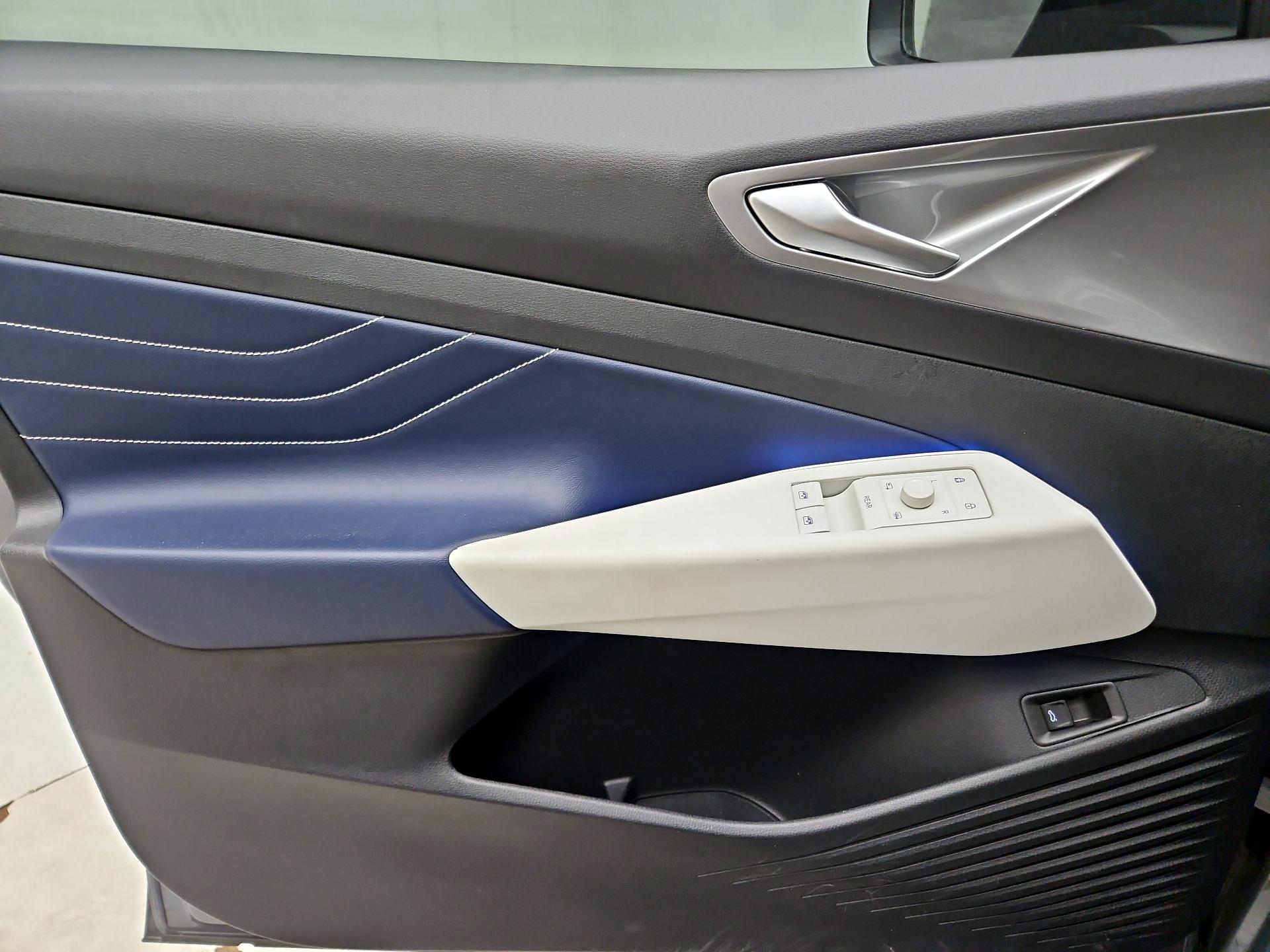 Thumbnail: 2023 Volkswagen ID.4 - 12