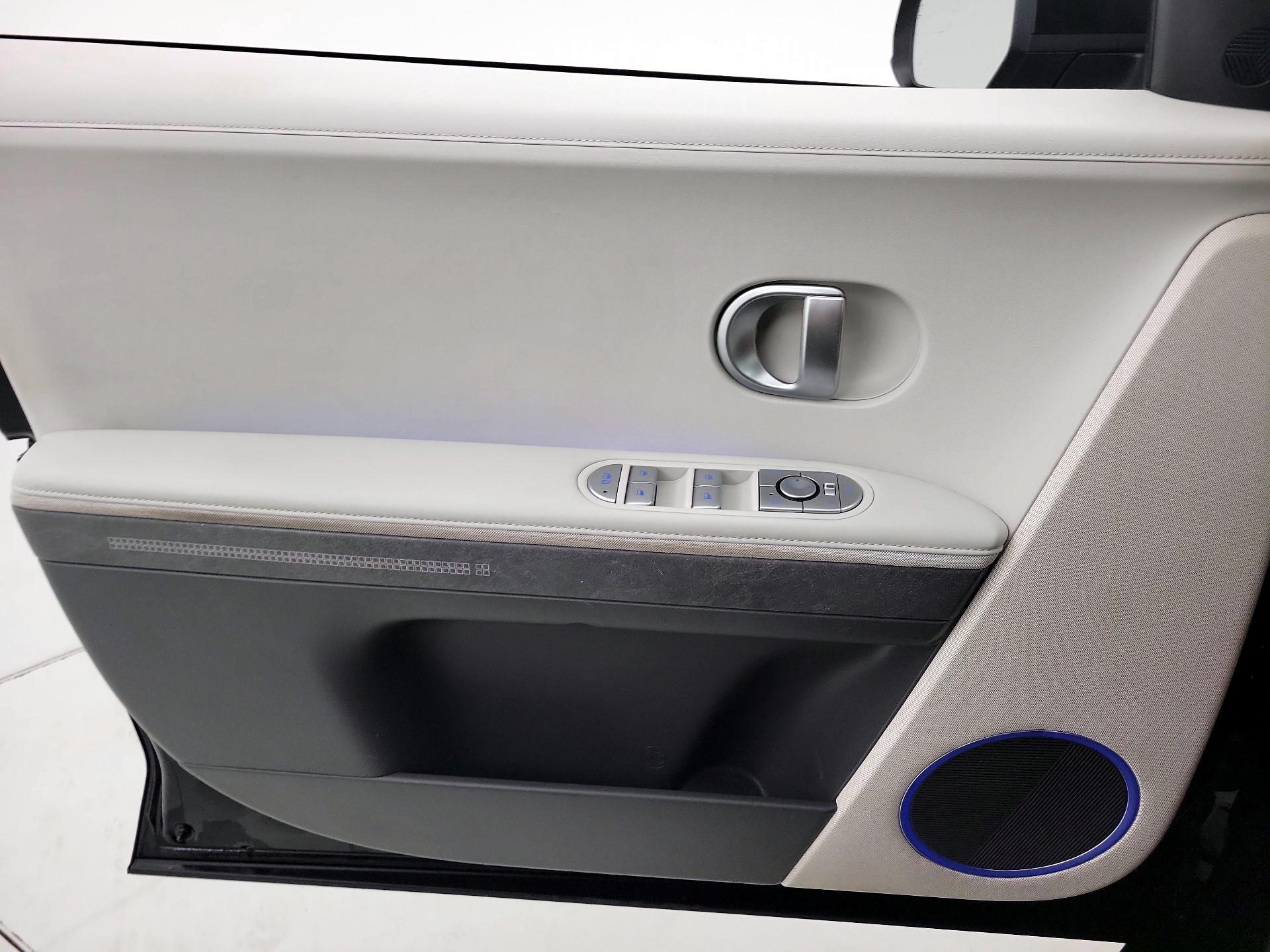 Thumbnail: 2022 Hyundai Ioniq 5 - 12