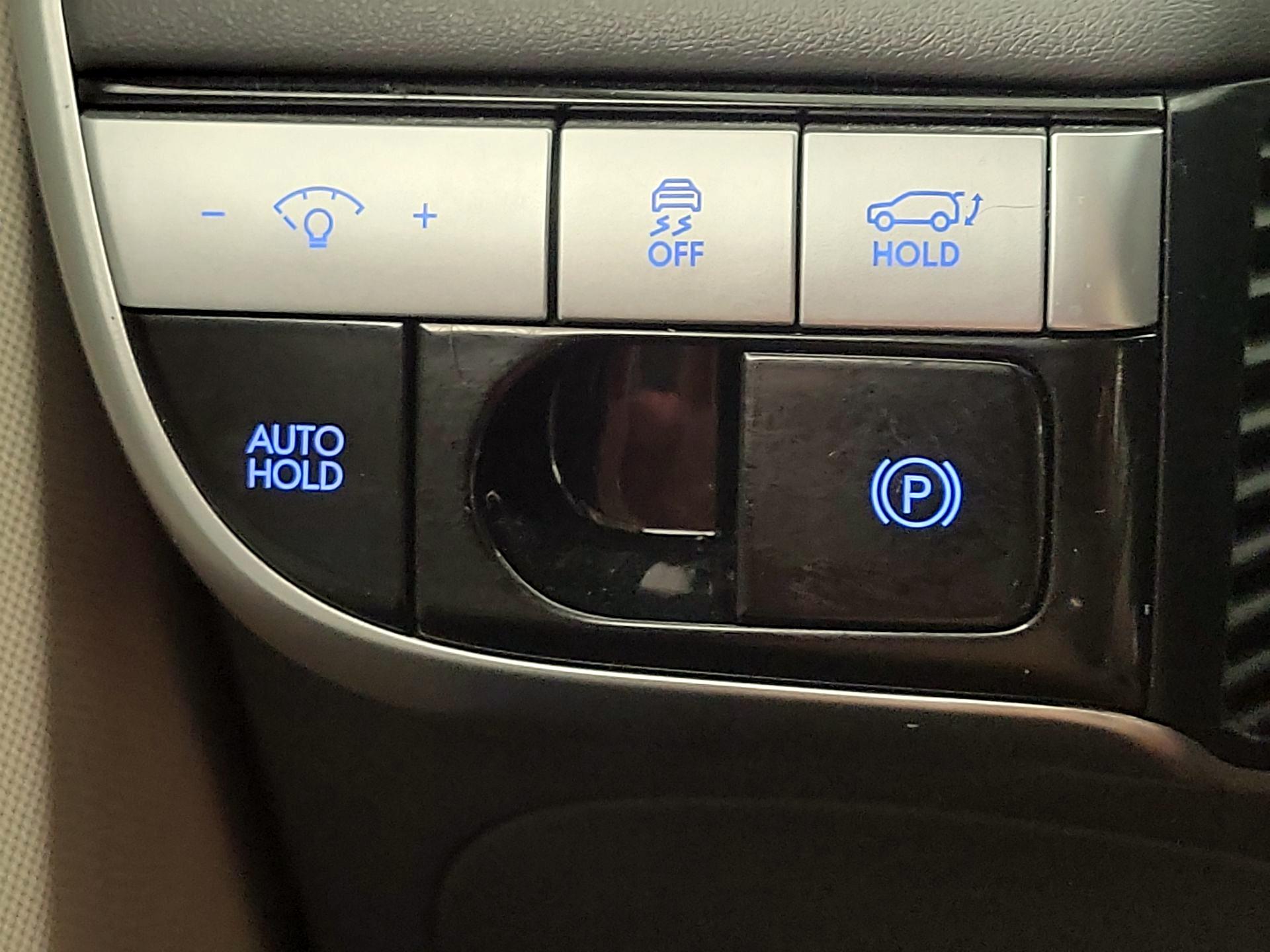 Thumbnail: 2022 Hyundai Ioniq 5 - 13