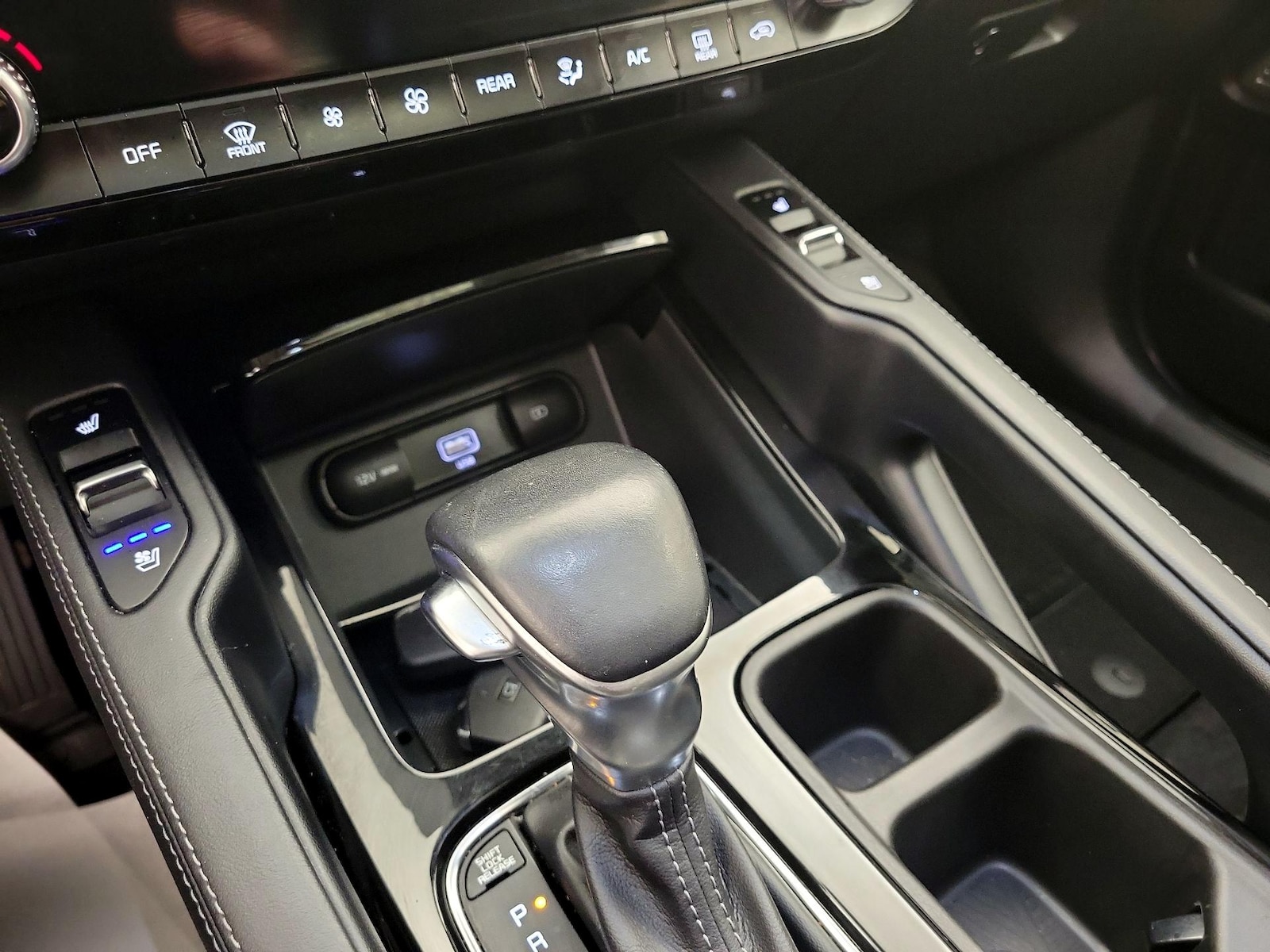 2022 Kia Telluride EX - Photo 19