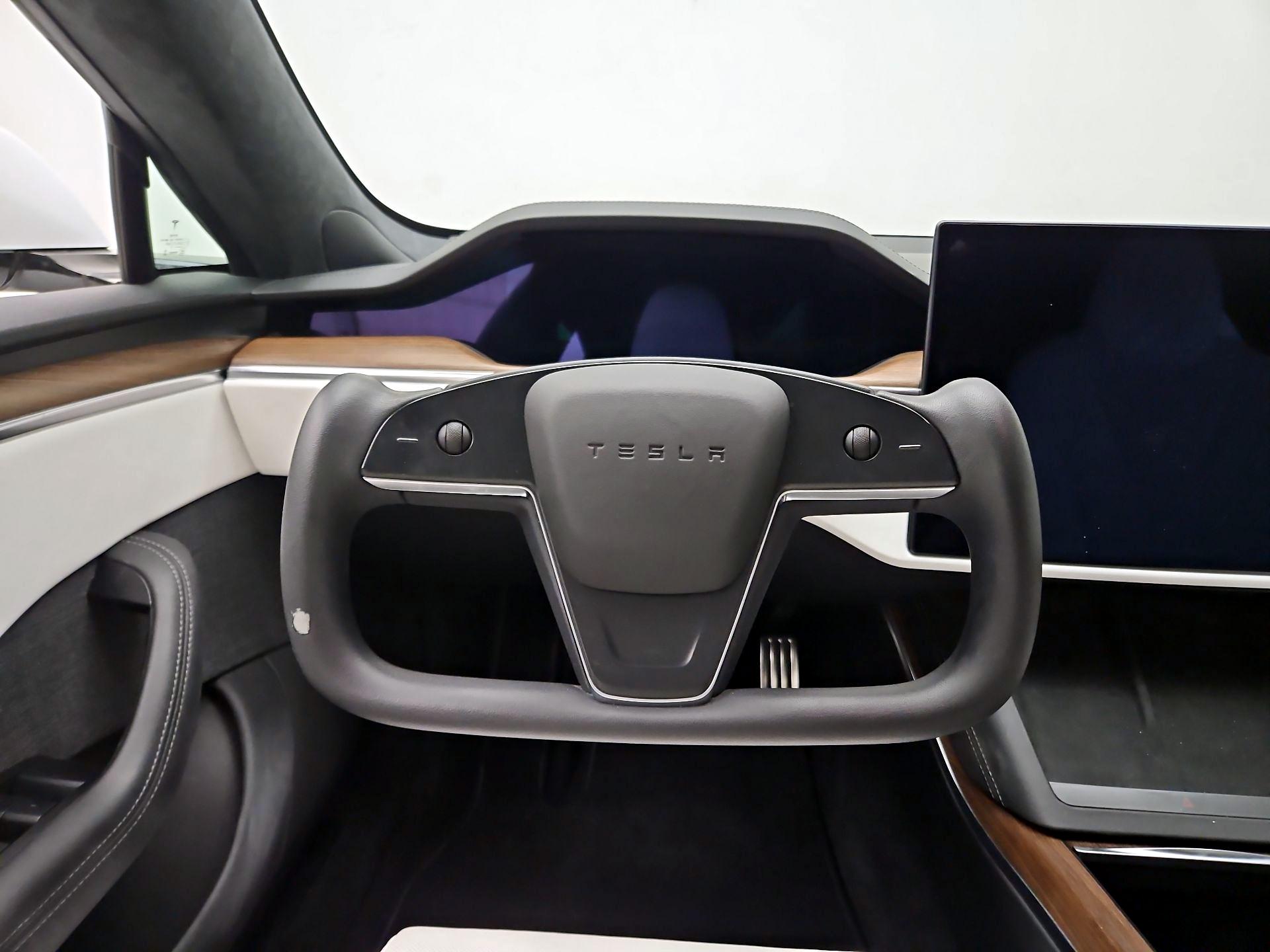 Thumbnail: 2022 Tesla Model S - 10