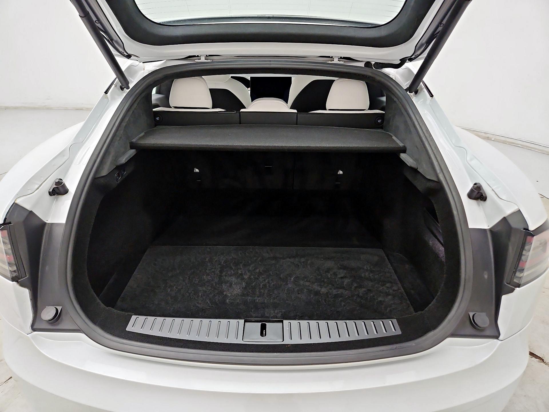 Thumbnail: 2022 Tesla Model S - 19