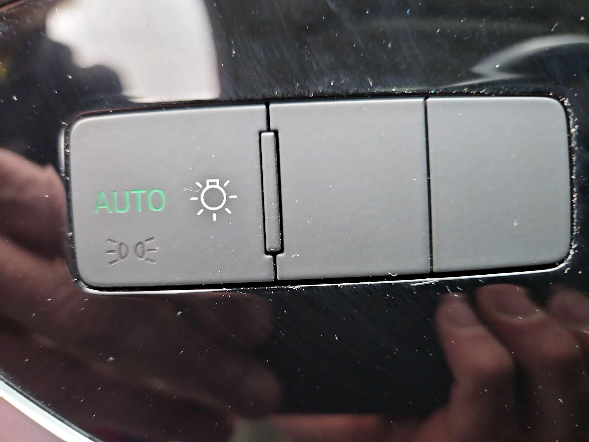Thumbnail: 2020 Audi Q3 - 11