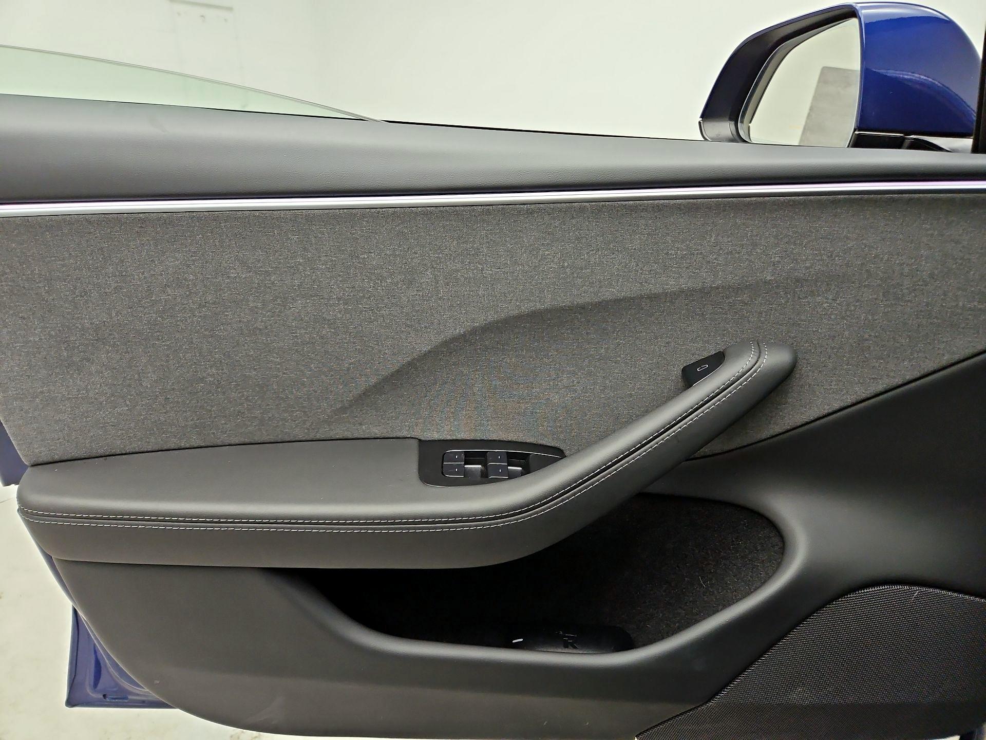 Thumbnail: 2025 Tesla Model 3 - 12