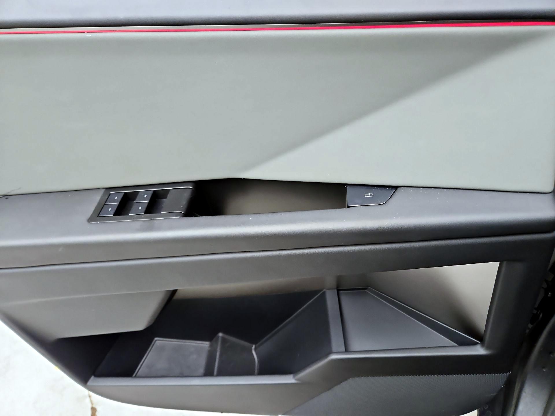 Thumbnail: 2024 Tesla Cybertruck - 12