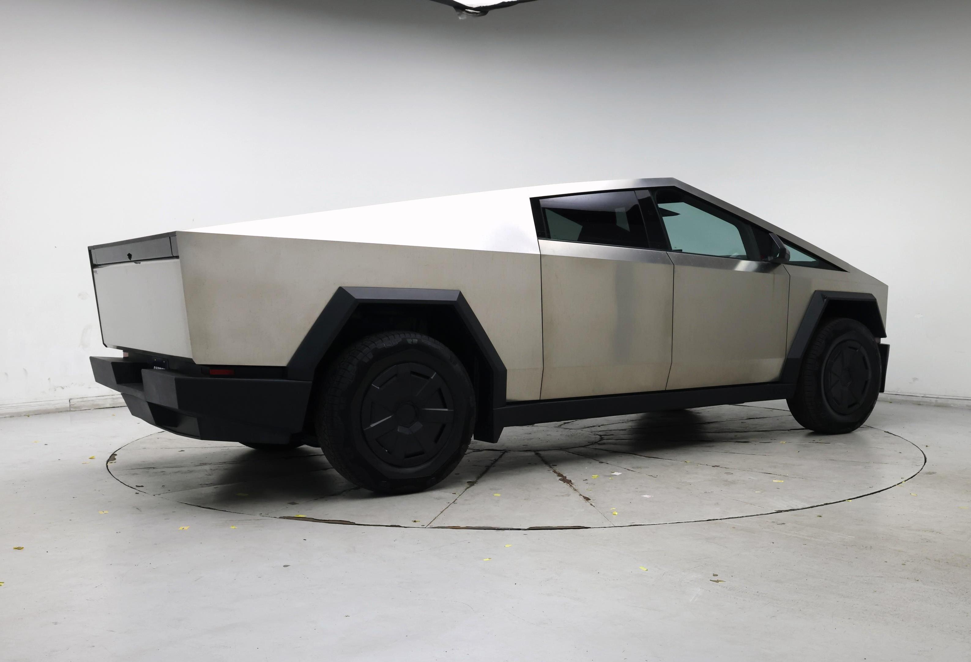 Thumbnail: 2024 Tesla Cybertruck - 7