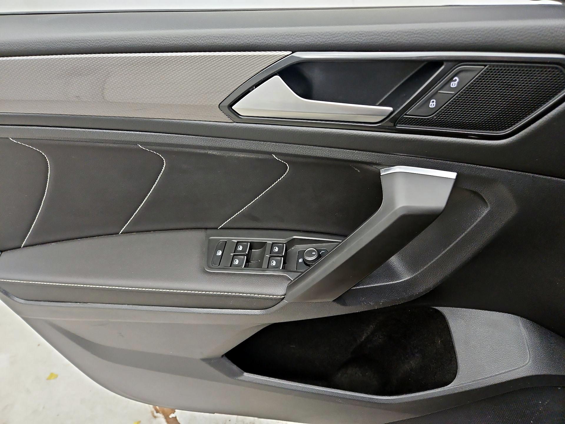 Thumbnail: 2023 Volkswagen Tiguan - 12