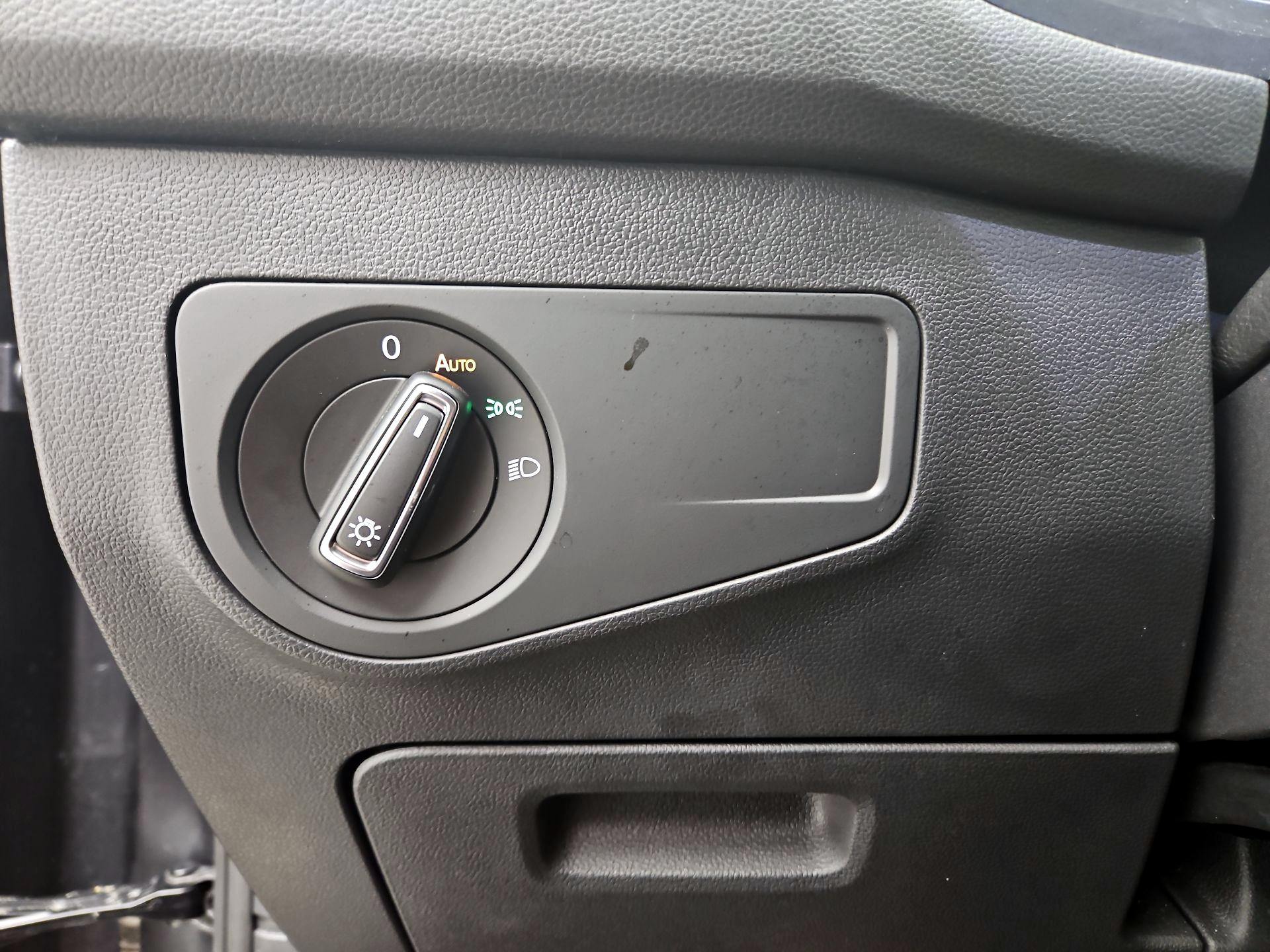 Thumbnail: 2023 Volkswagen Tiguan - 13