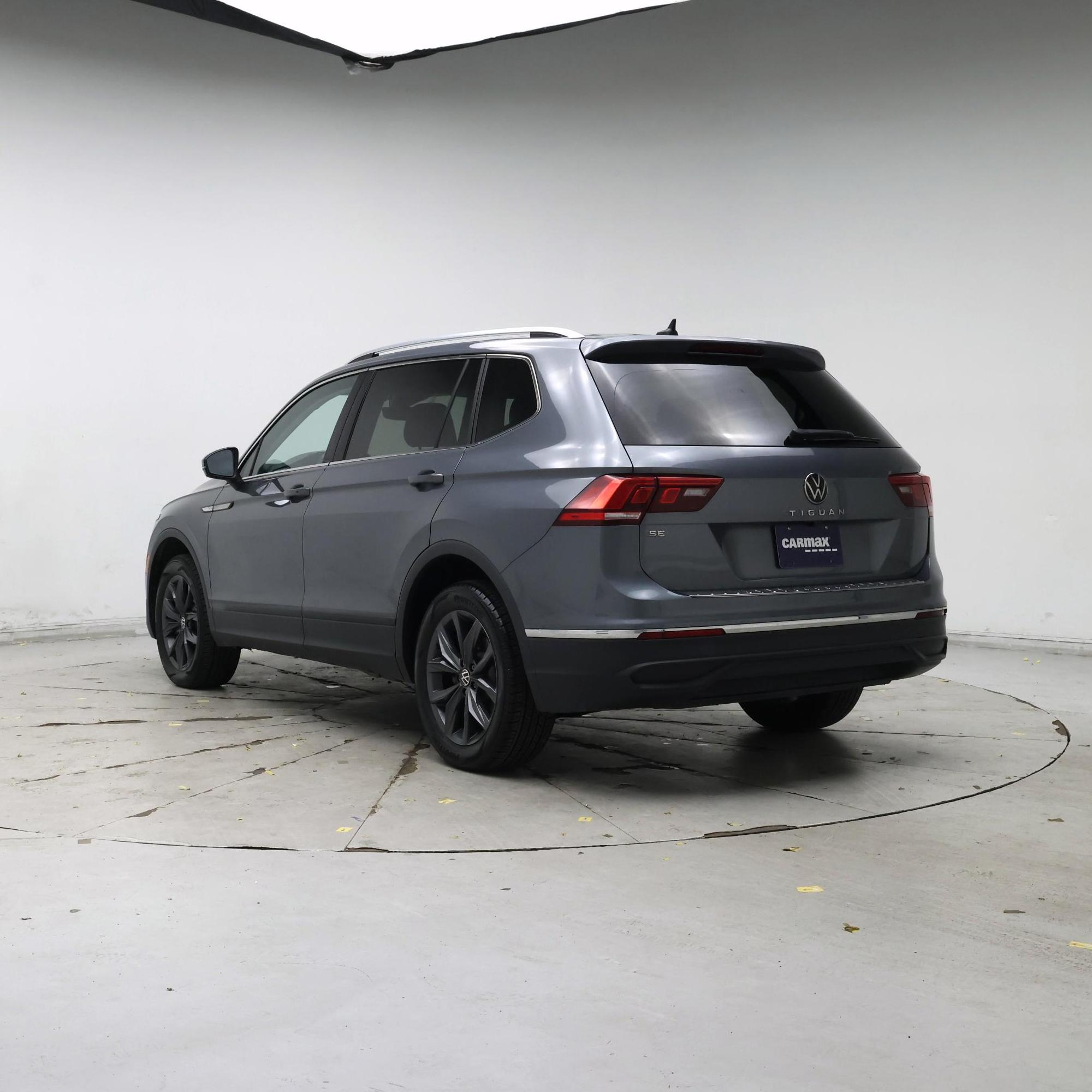 Thumbnail: 2023 Volkswagen Tiguan - 2