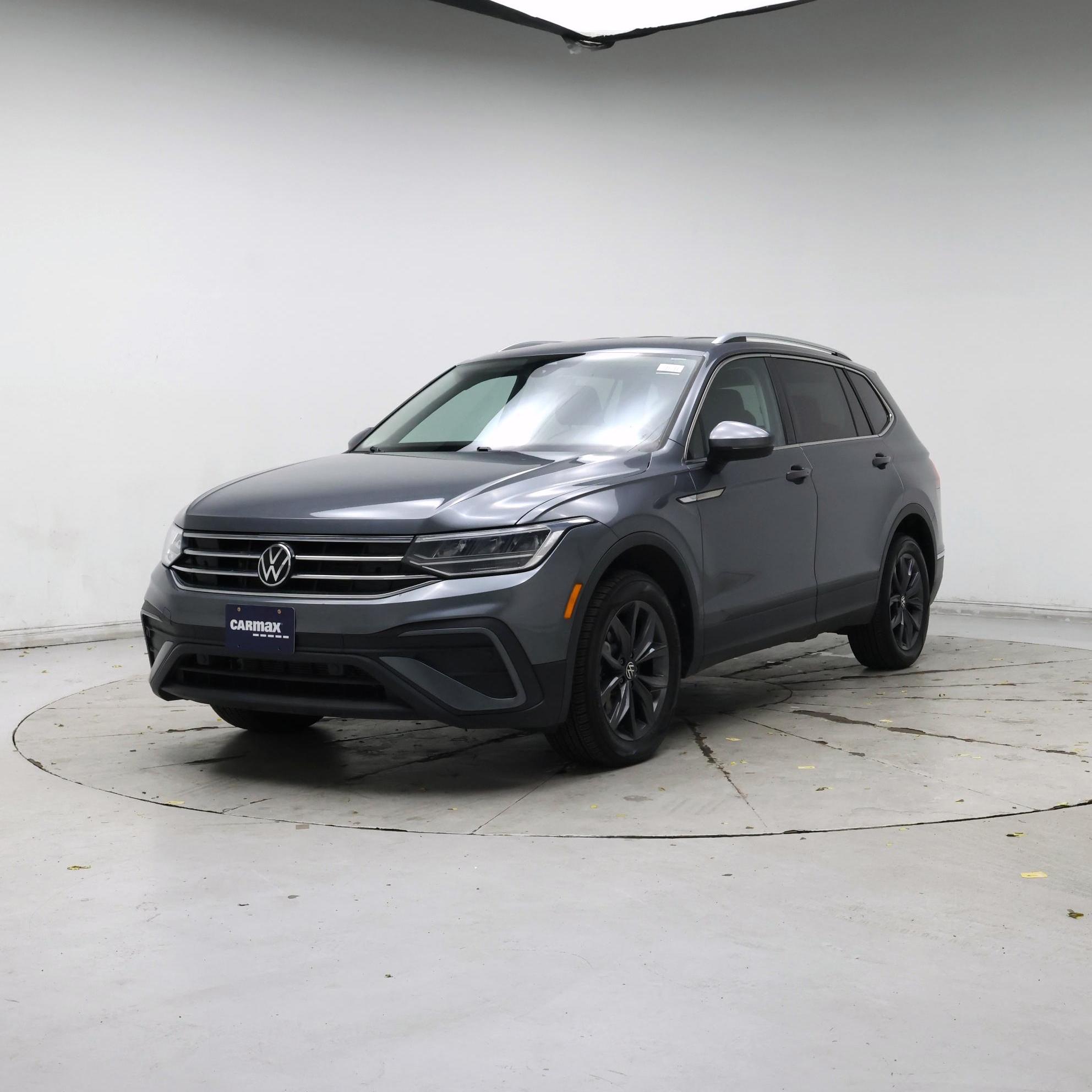 Thumbnail: 2023 Volkswagen Tiguan - 4