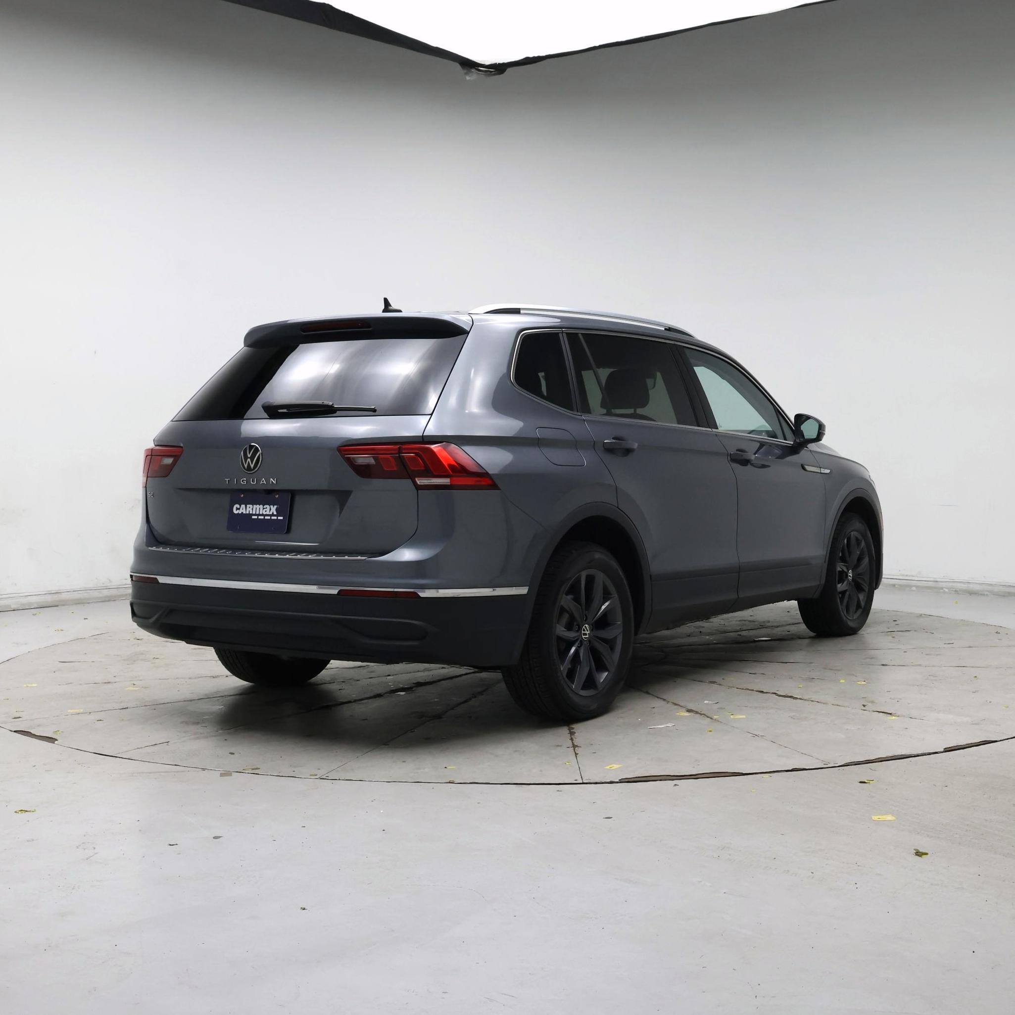Thumbnail: 2023 Volkswagen Tiguan - 8