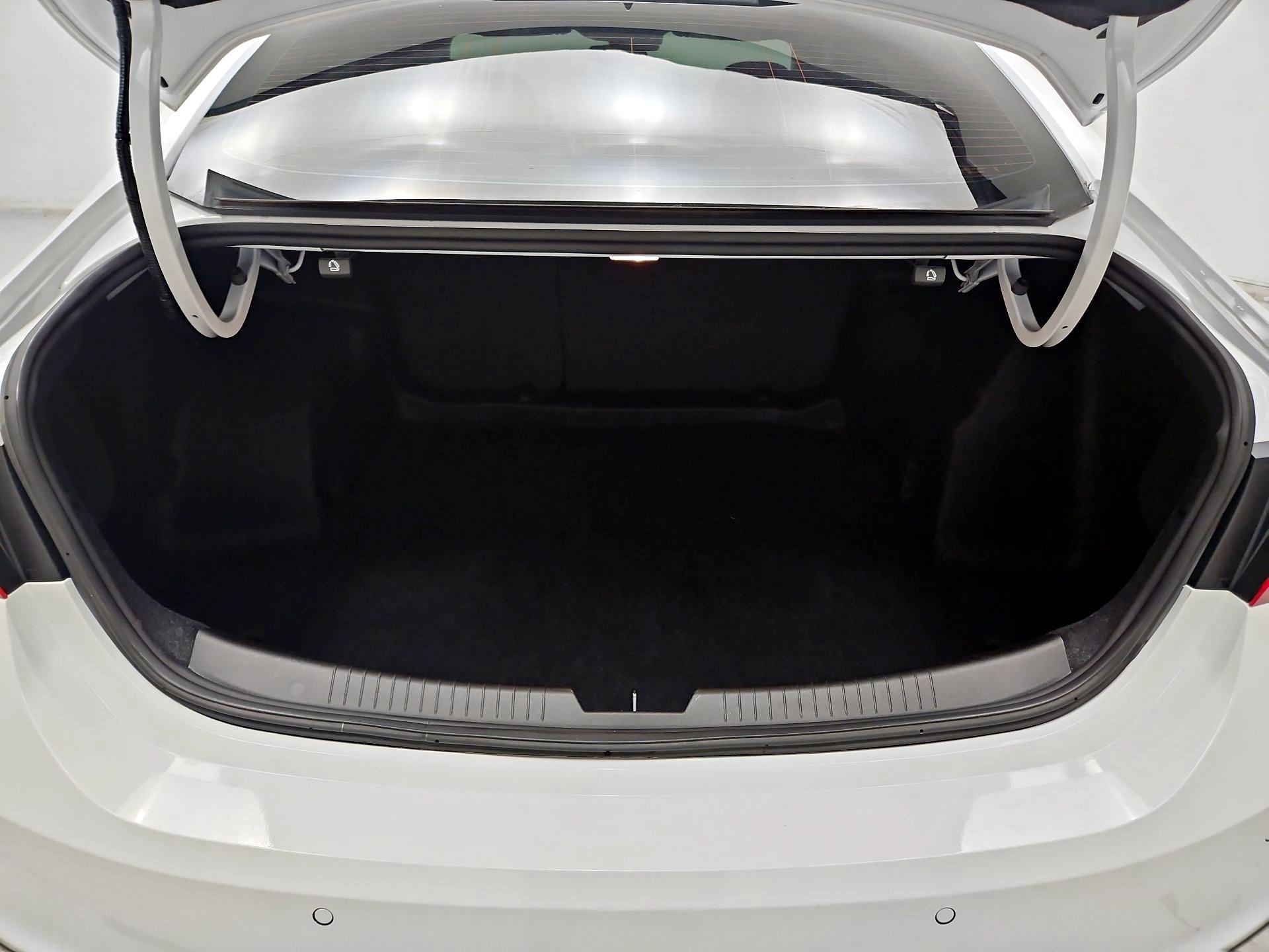 Thumbnail: 2024 Chevrolet Malibu - 20