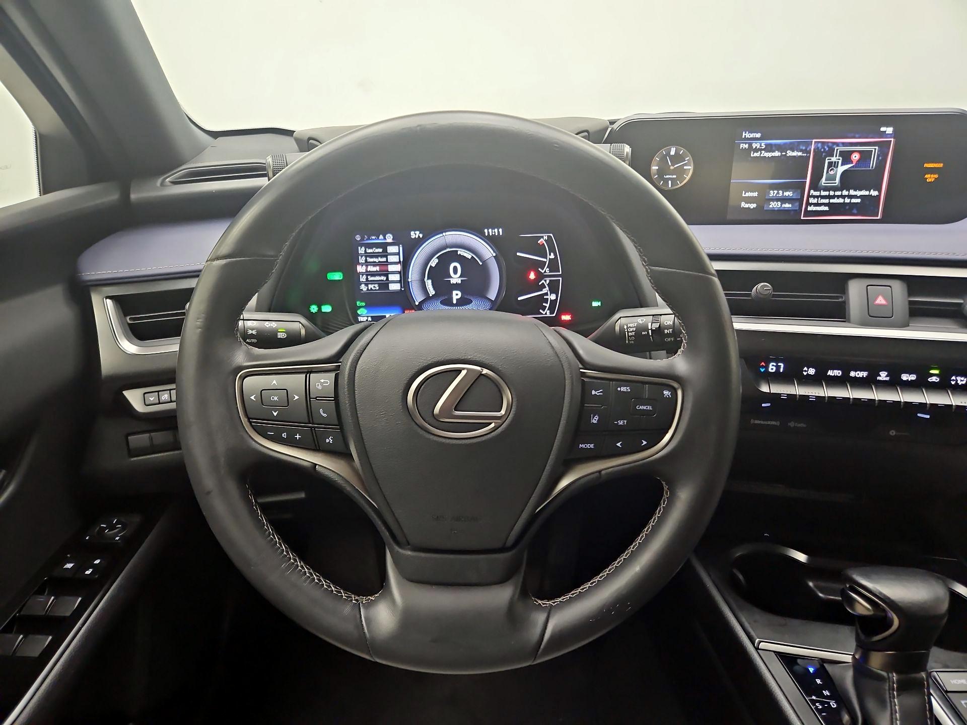 Thumbnail: 2020 Lexus UX - 10