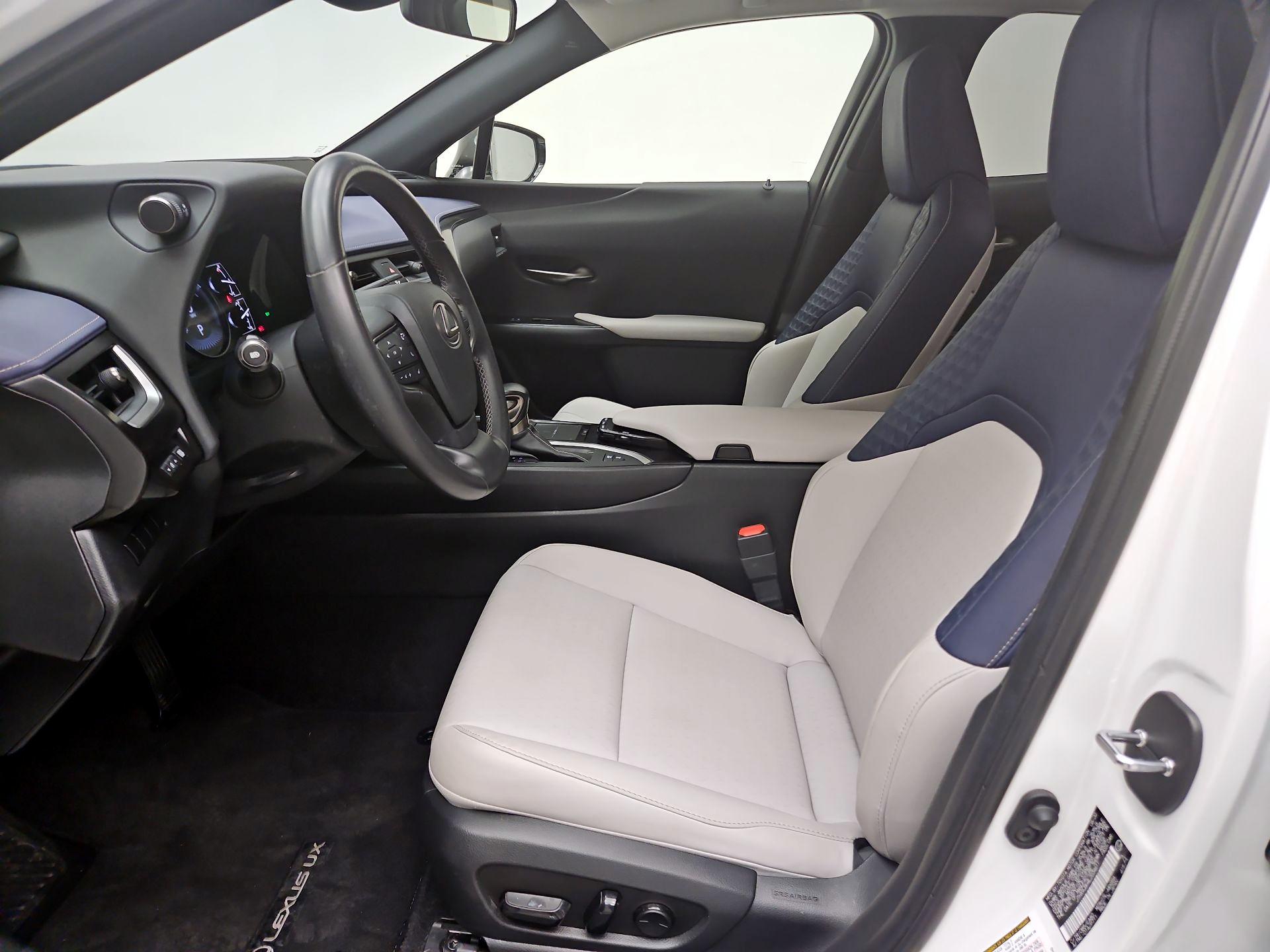 Thumbnail: 2020 Lexus UX - 11