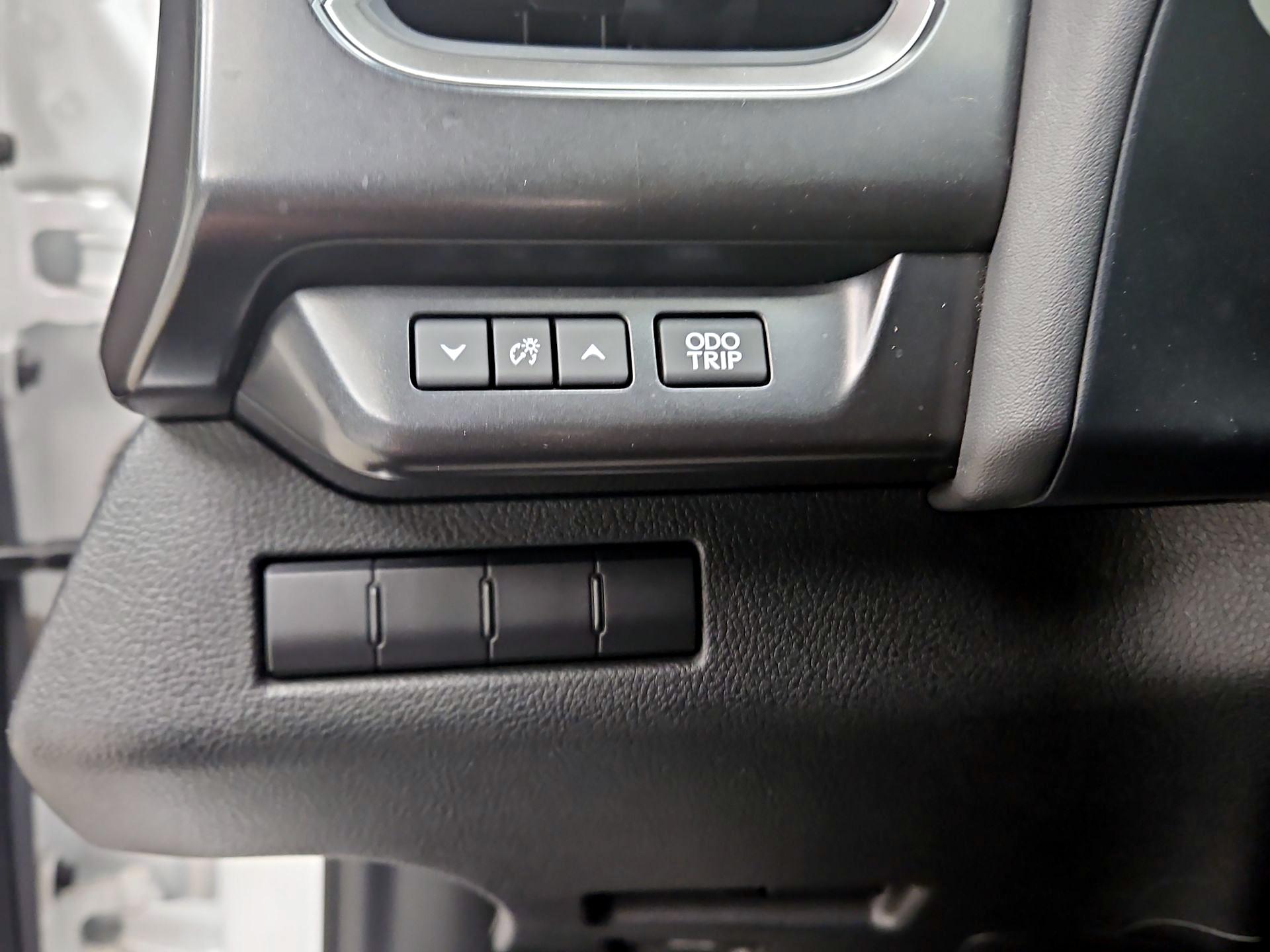 Thumbnail: 2020 Lexus UX - 13