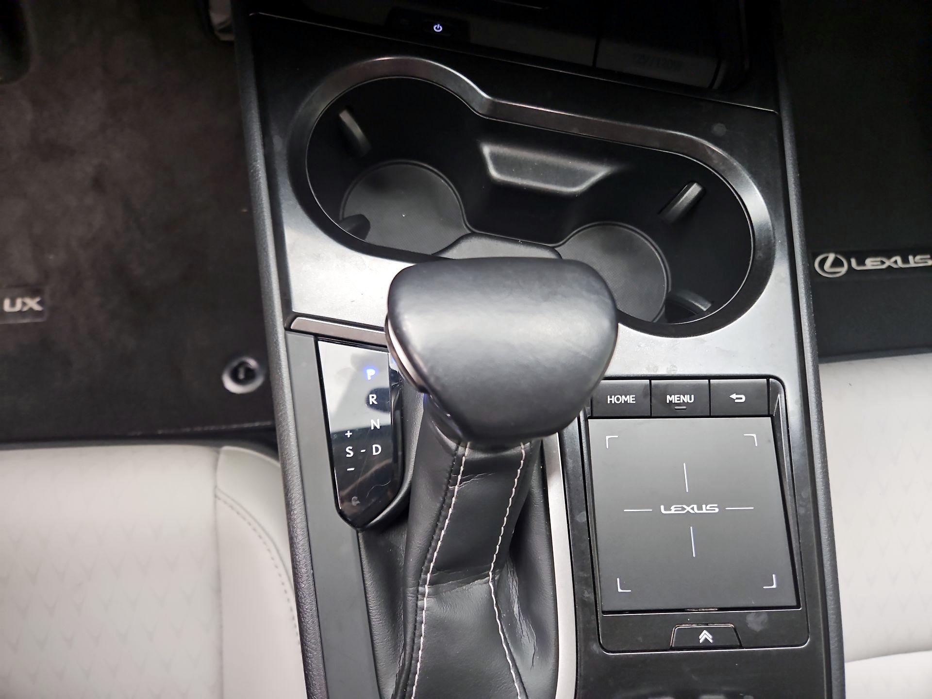 Thumbnail: 2020 Lexus UX - 17