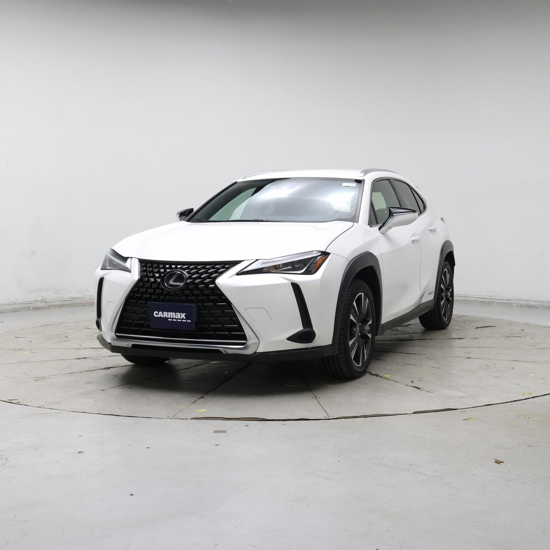 Thumbnail: 2020 Lexus UX - 4