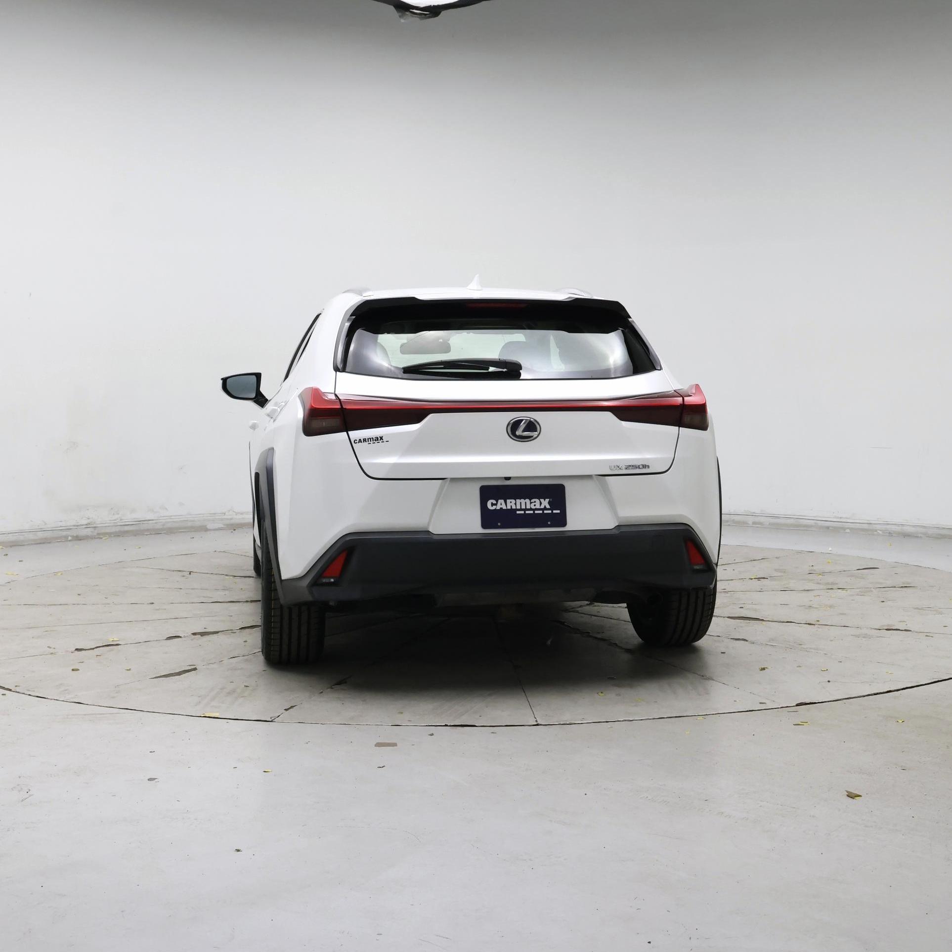 Thumbnail: 2020 Lexus UX - 6