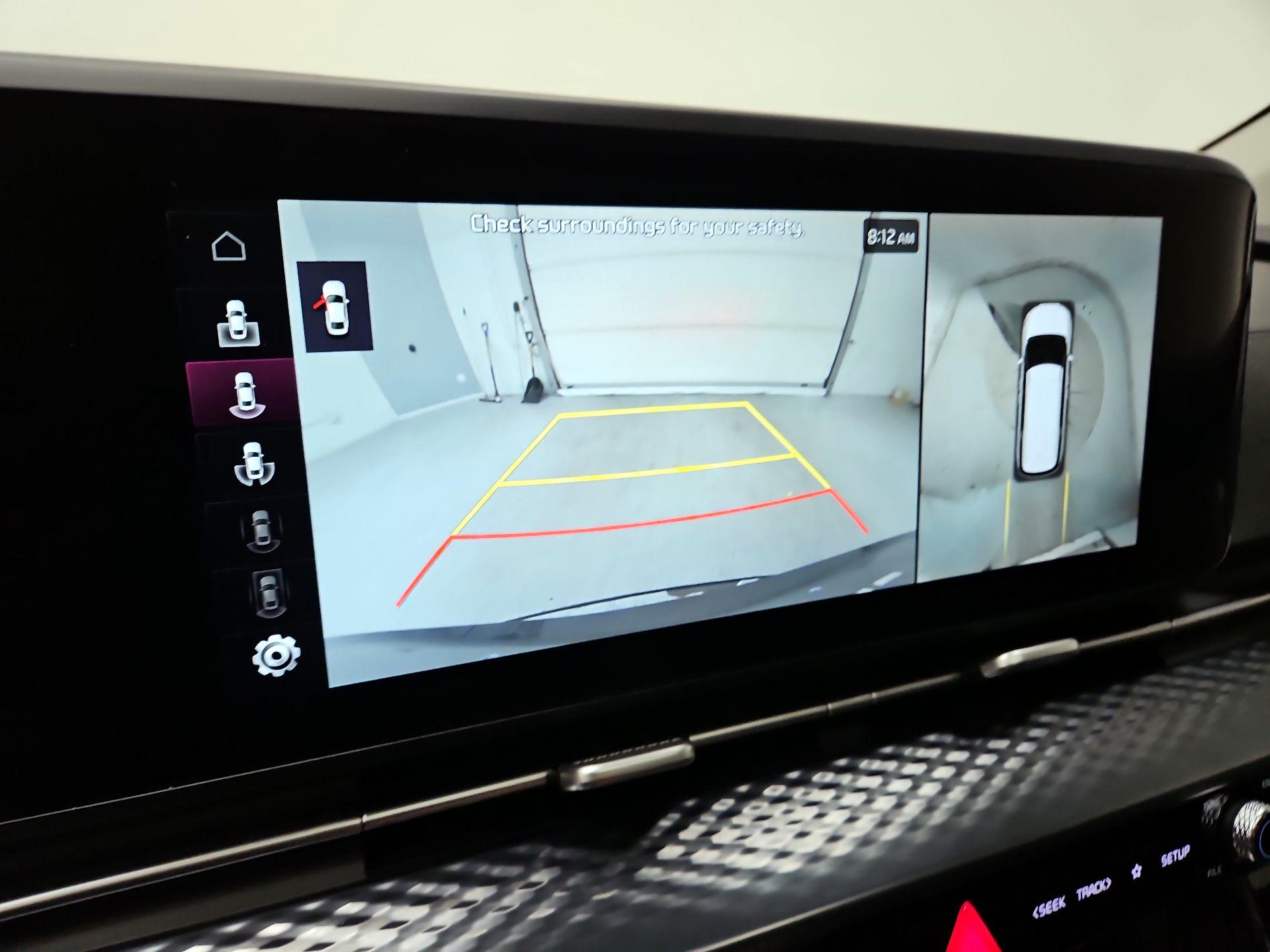 Thumbnail: 2023 Kia Carnival - 15