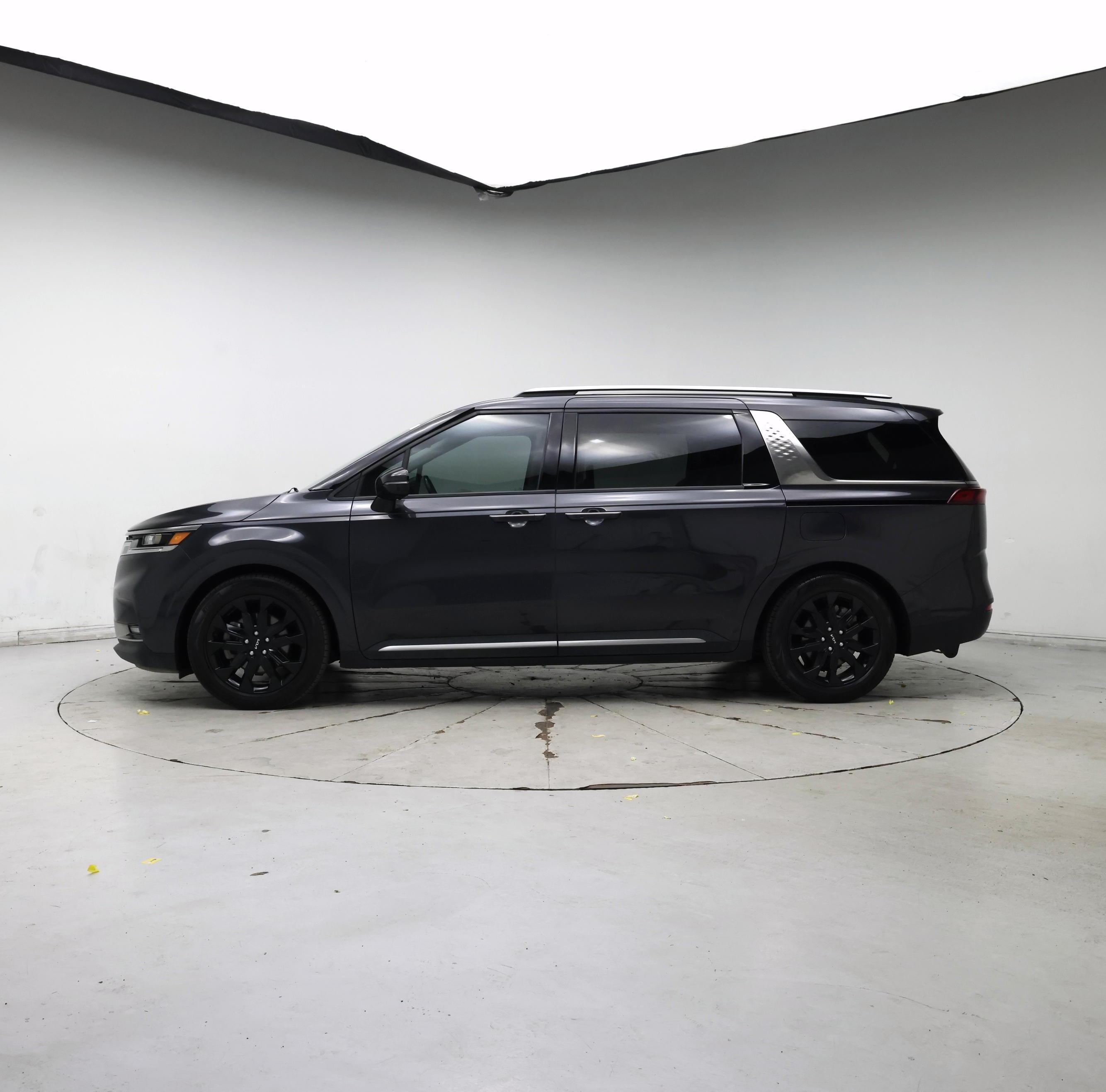 Thumbnail: 2023 Kia Carnival - 3