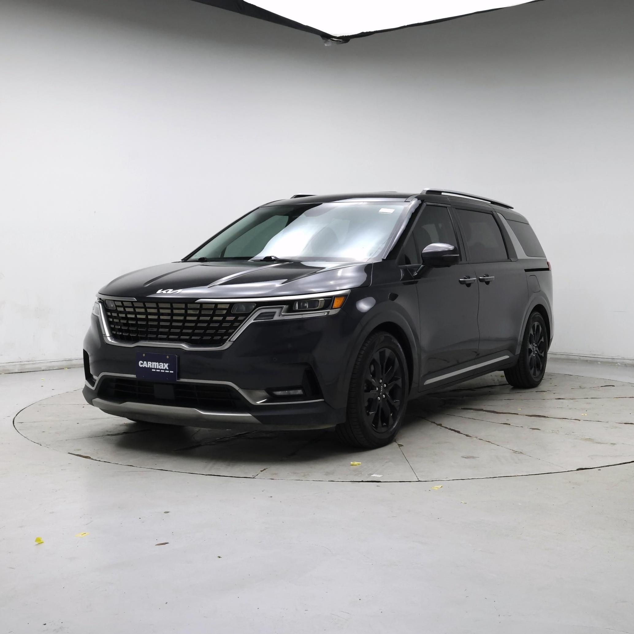 Thumbnail: 2023 Kia Carnival - 4