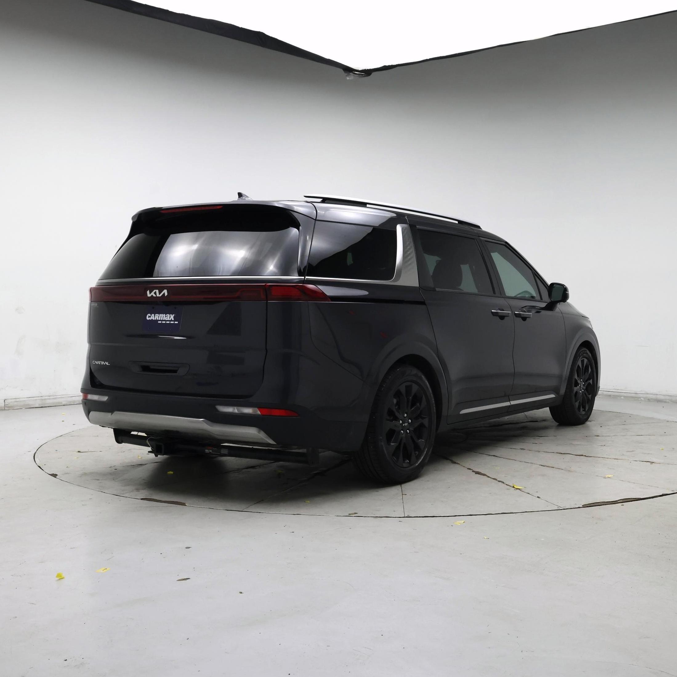 Thumbnail: 2023 Kia Carnival - 8