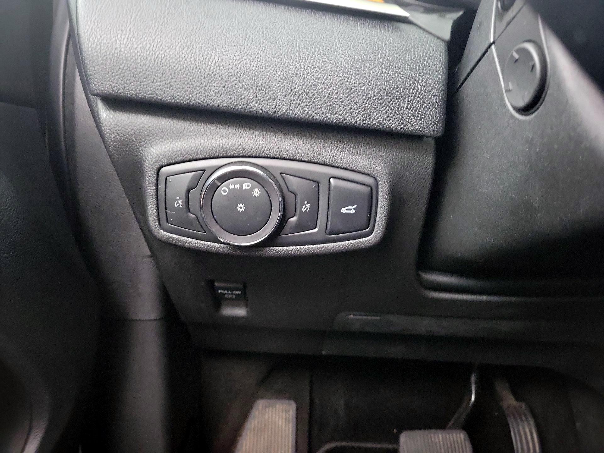 Thumbnail: 2015 Lincoln MKC - 13