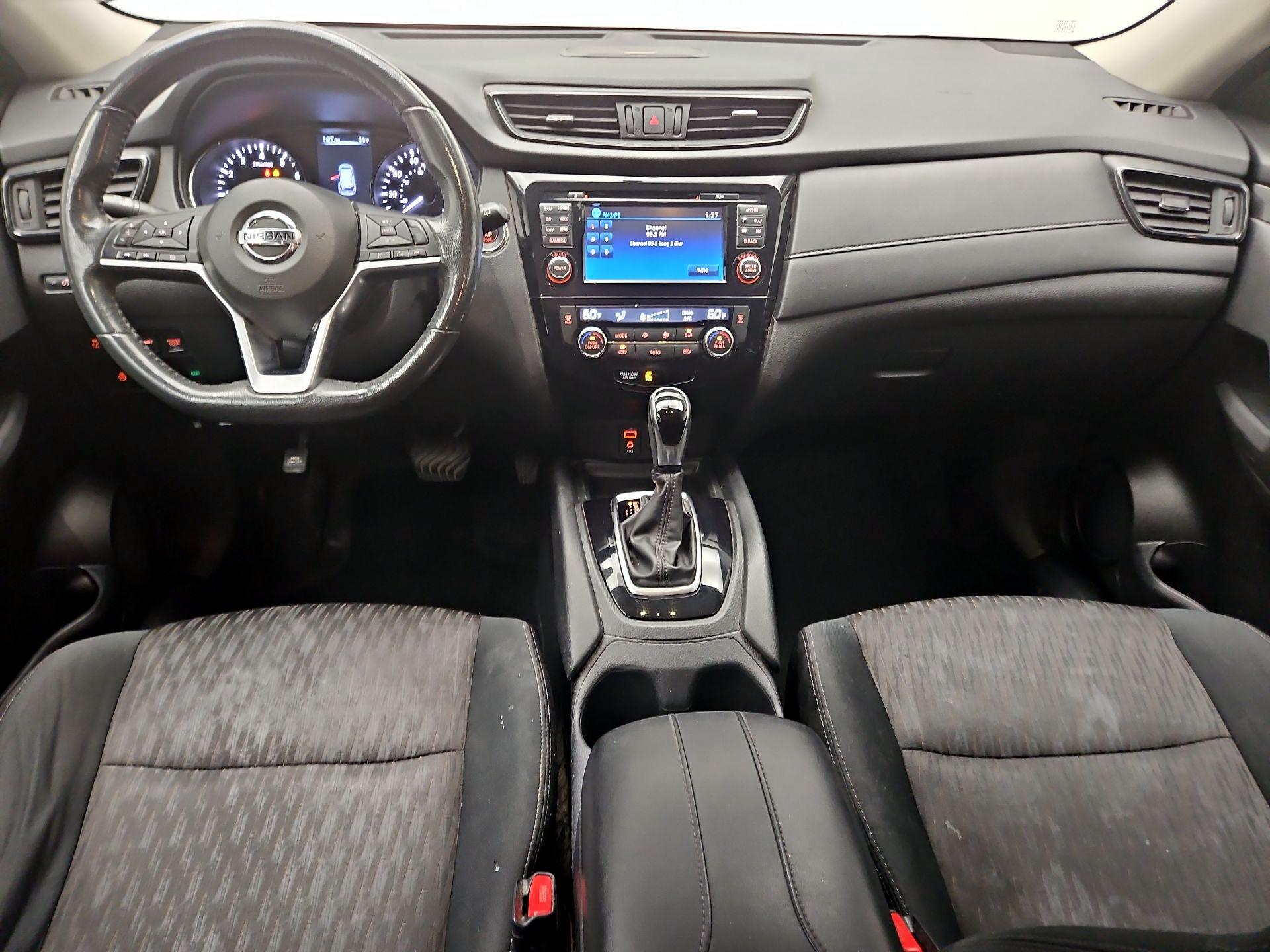 Thumbnail: 2017 Nissan Rogue - 9