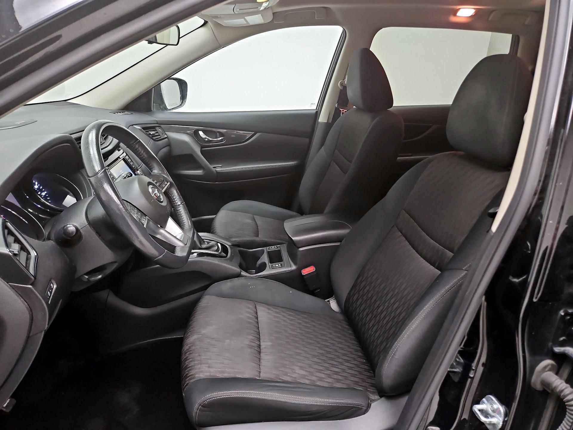Thumbnail: 2017 Nissan Rogue - 11