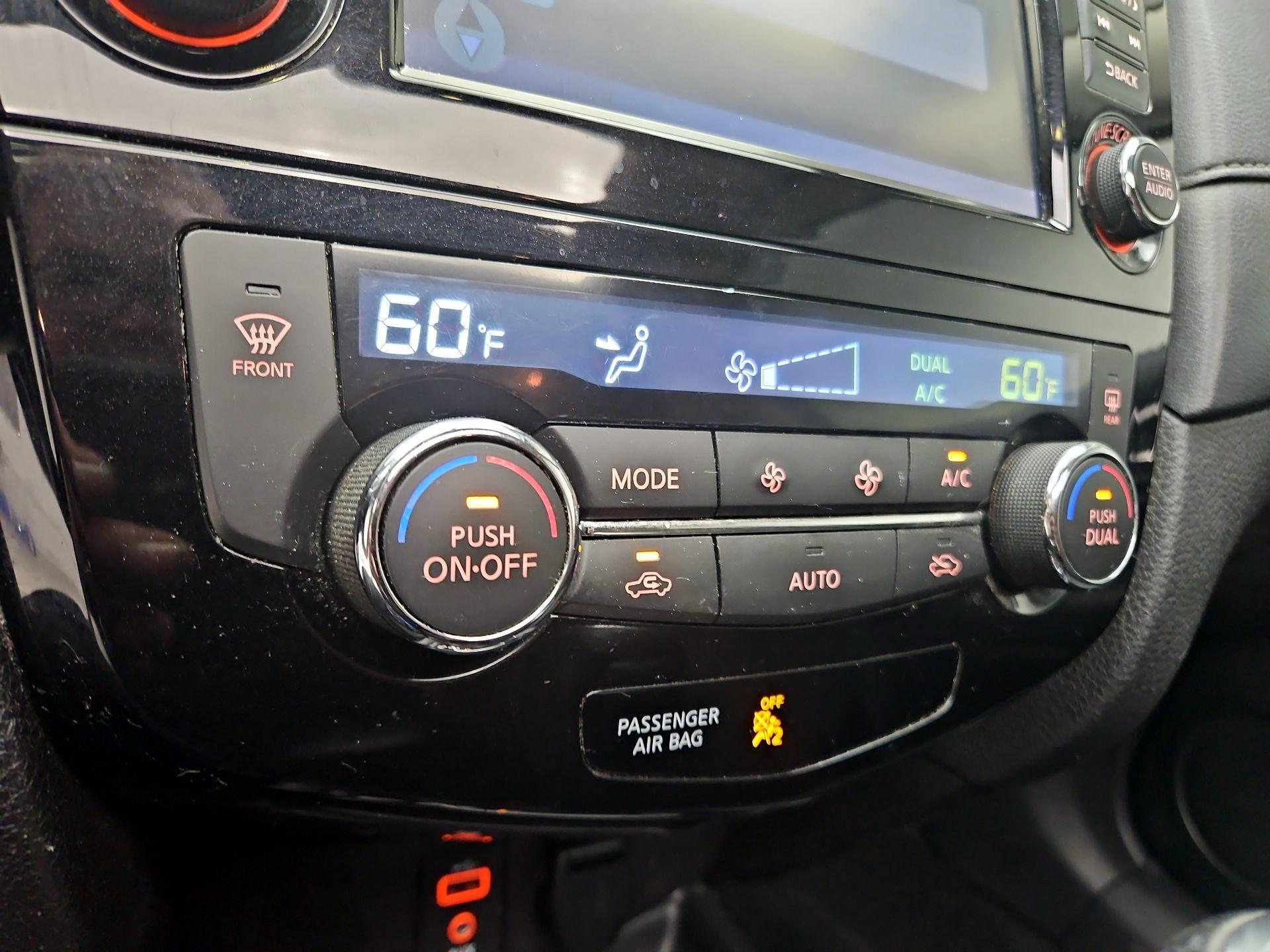 Thumbnail: 2017 Nissan Rogue - 17
