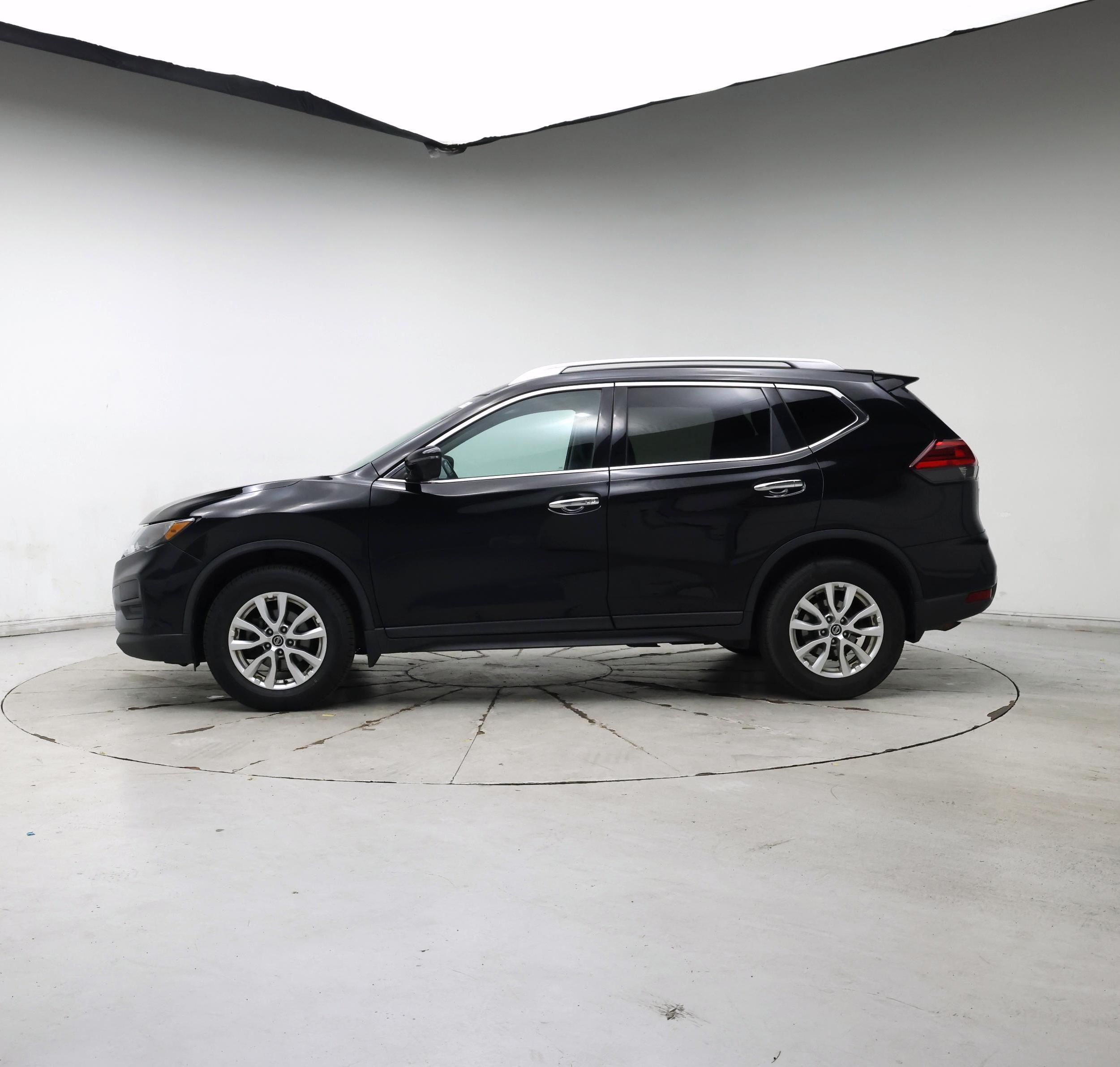 Thumbnail: 2017 Nissan Rogue - 3