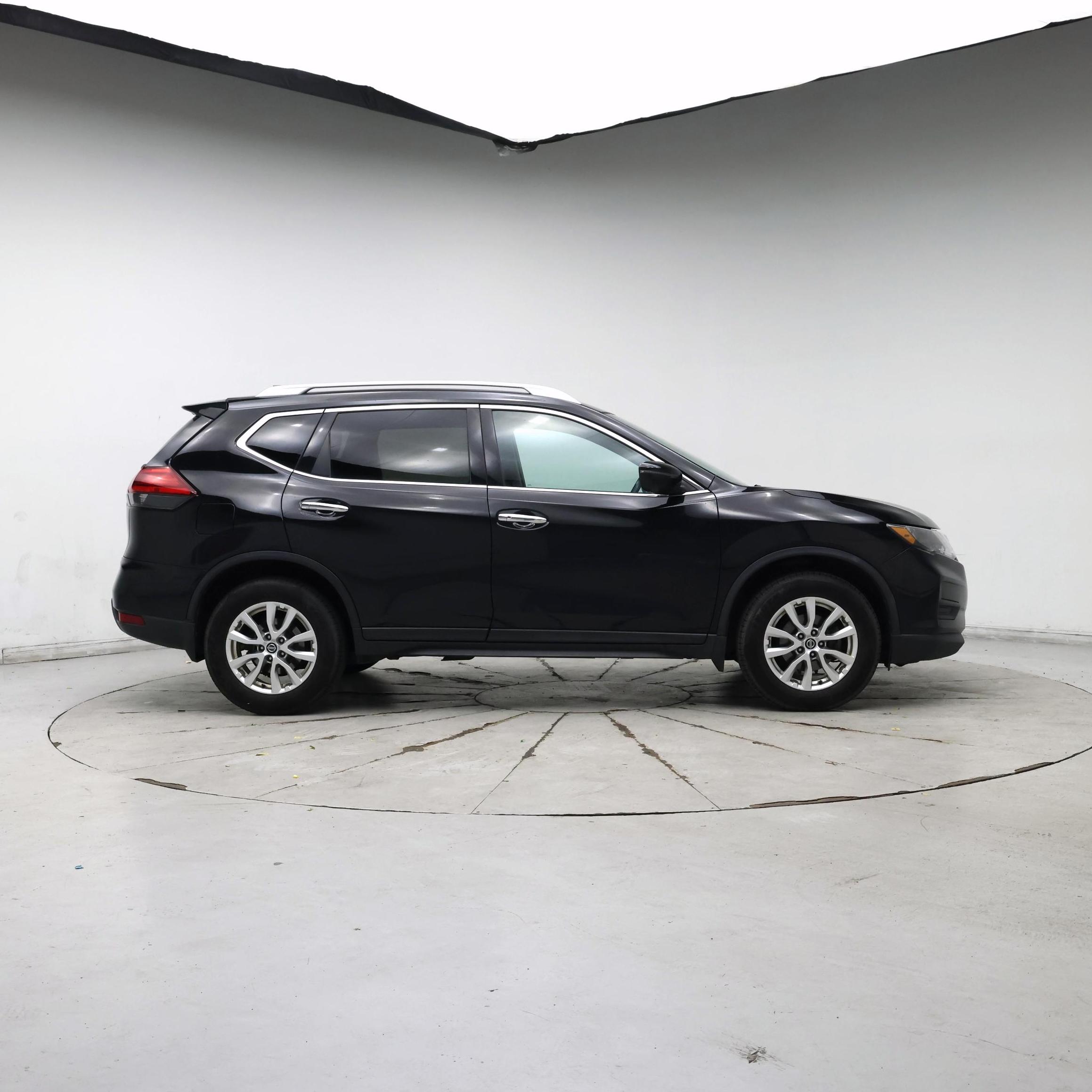 Thumbnail: 2017 Nissan Rogue - 7