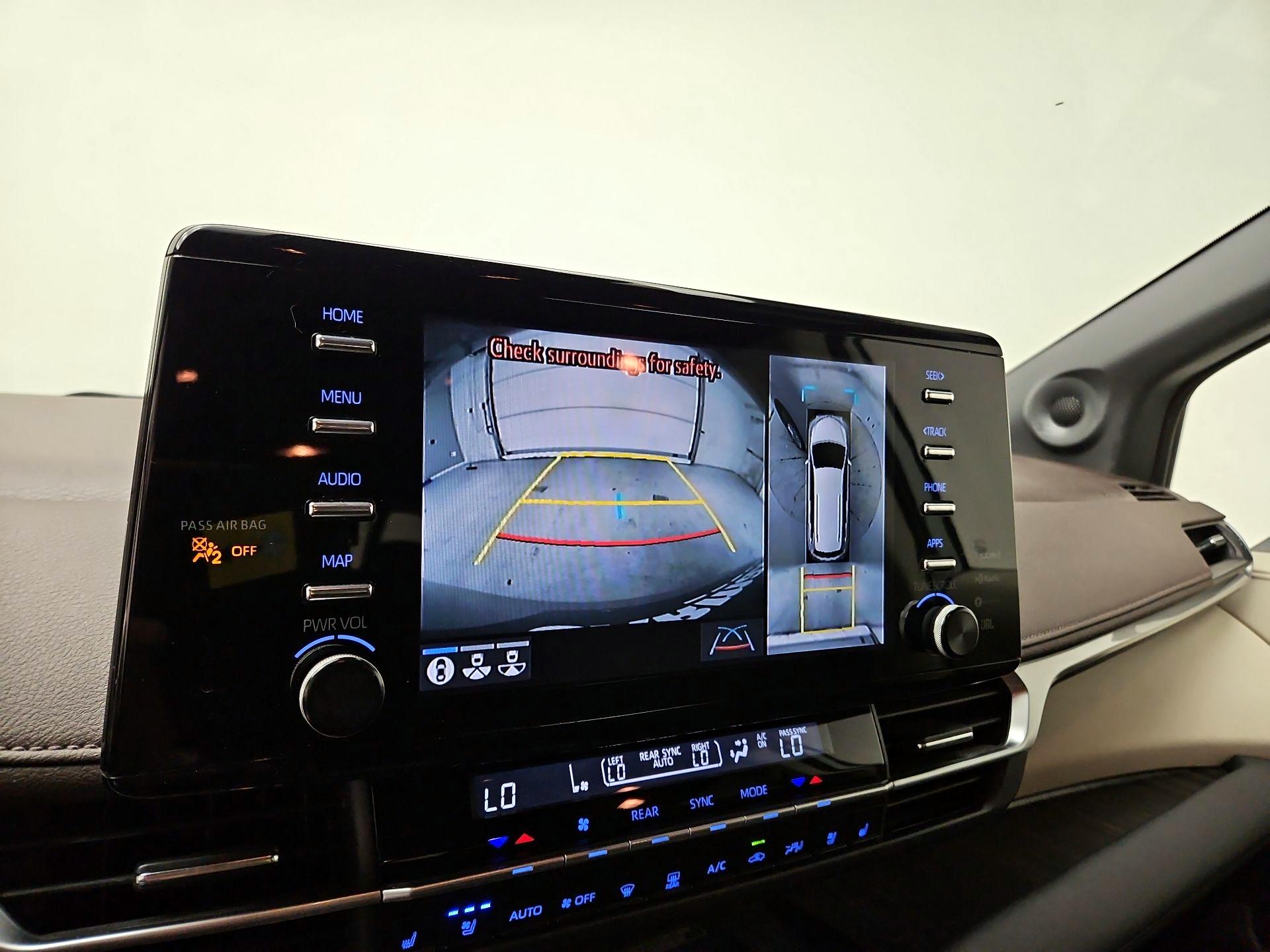 Thumbnail: 2021 Toyota Sienna - 15