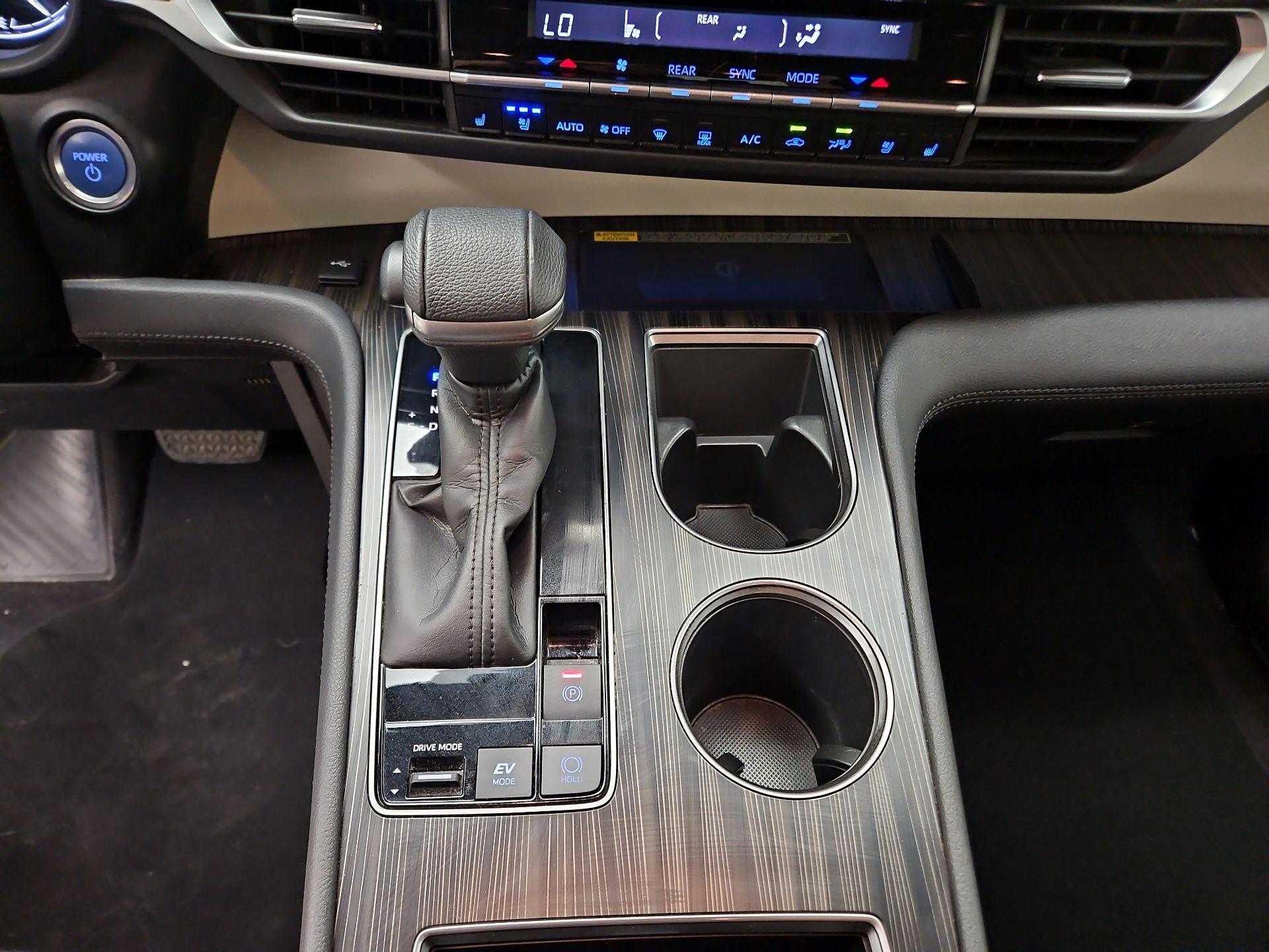 Thumbnail: 2021 Toyota Sienna - 18