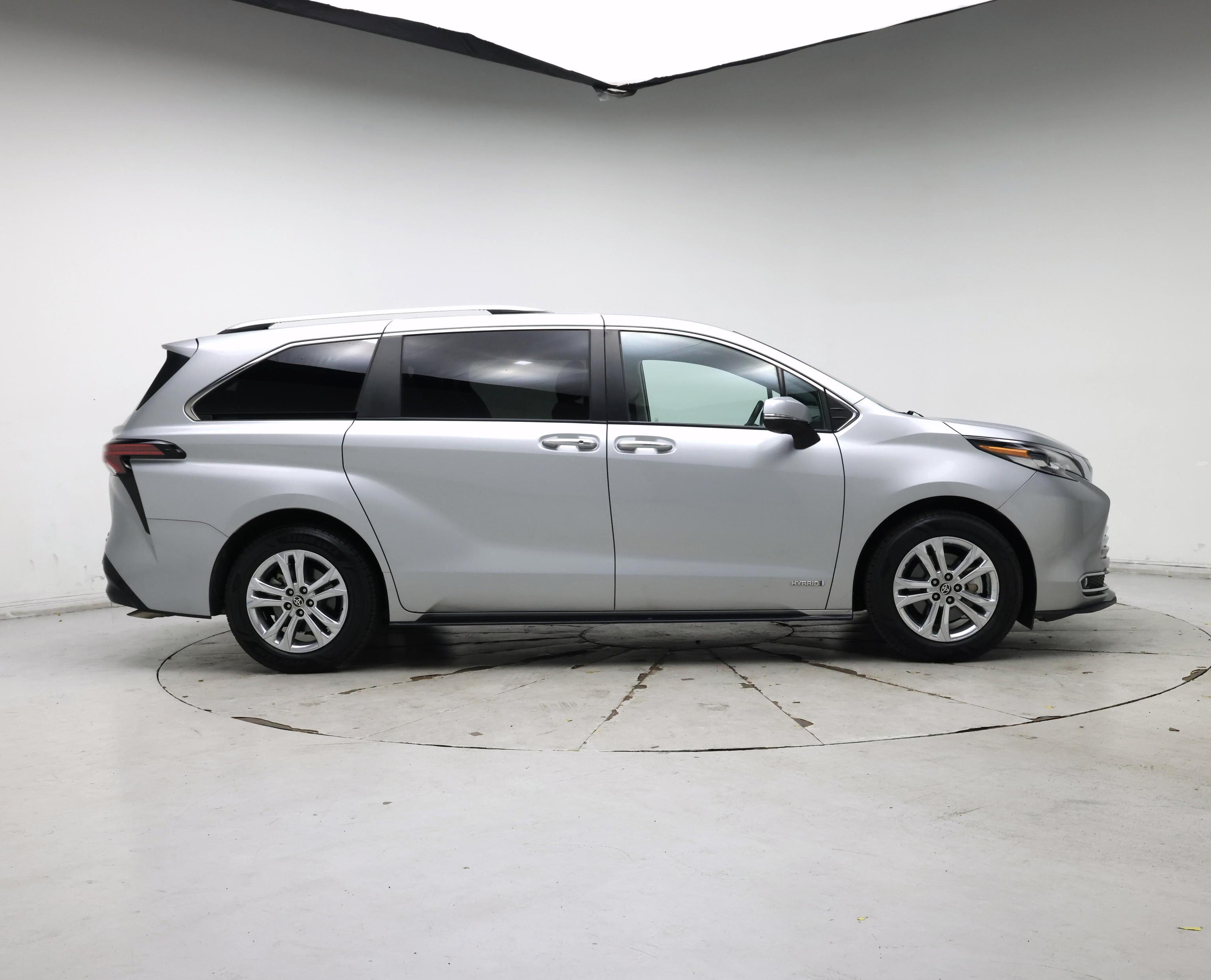 Thumbnail: 2021 Toyota Sienna - 7