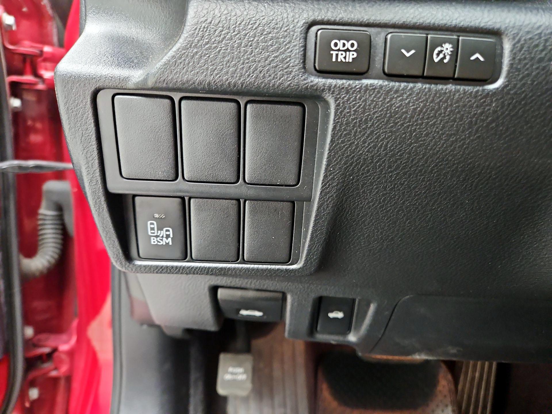 Thumbnail: 2014 Lexus IS - 13