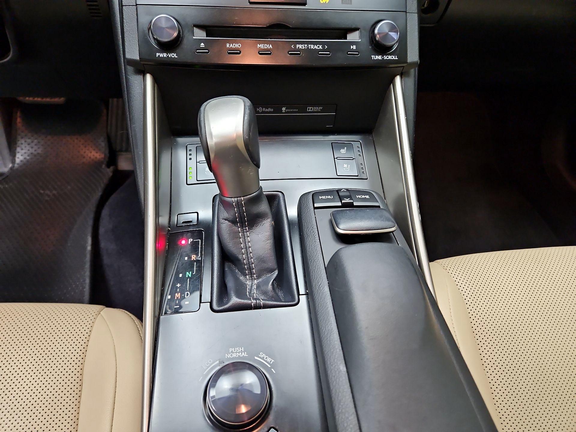 Thumbnail: 2014 Lexus IS - 18