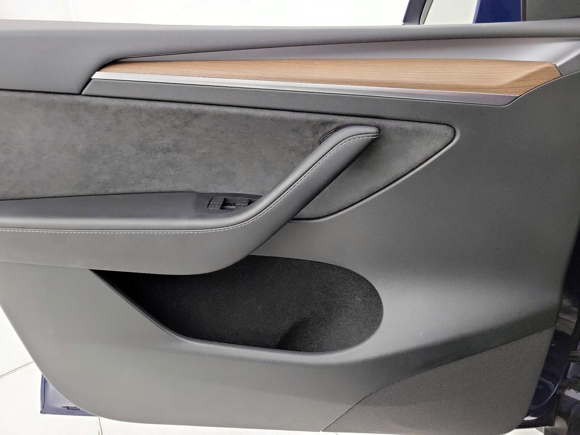 Thumbnail: 2023 Tesla Model Y - 12